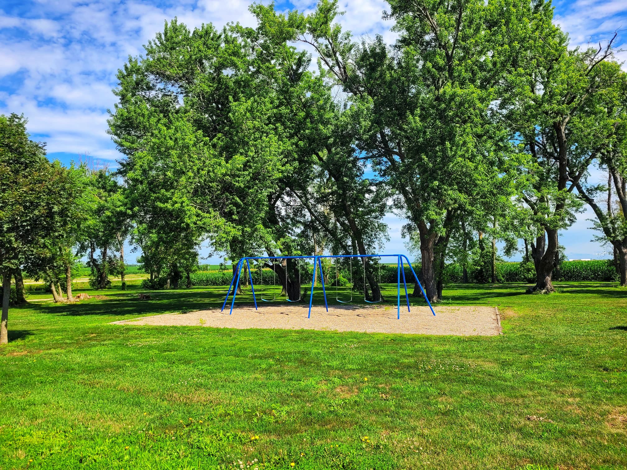 photo of hawkeye point campground swings