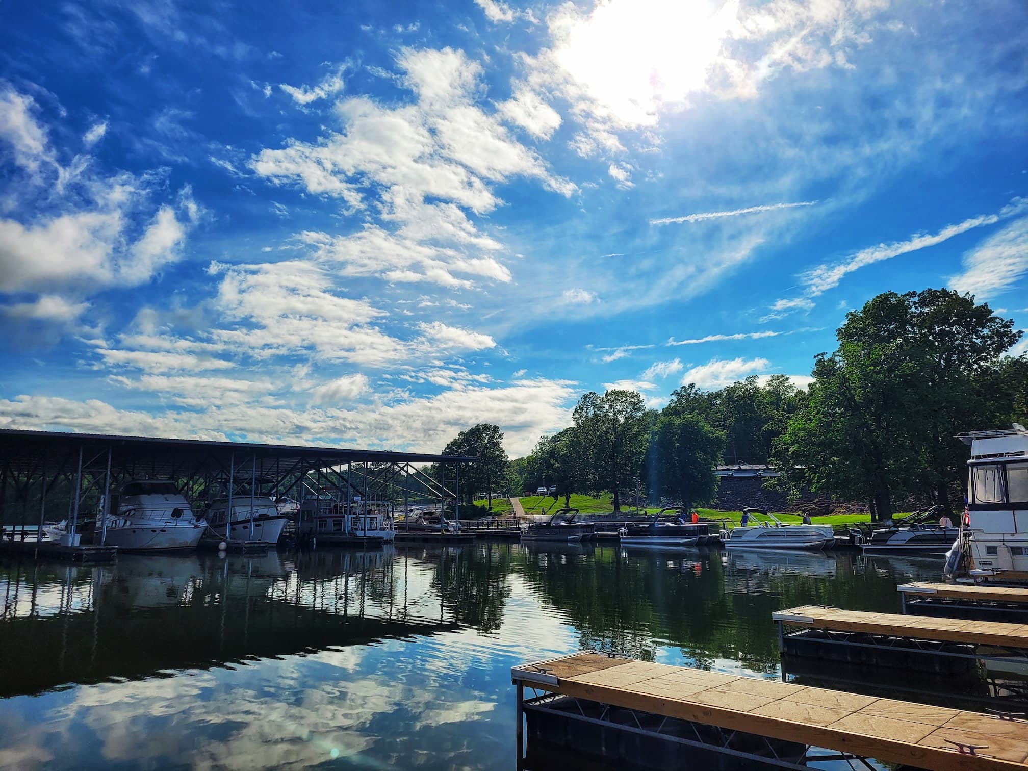 photo of kentucky dam marina