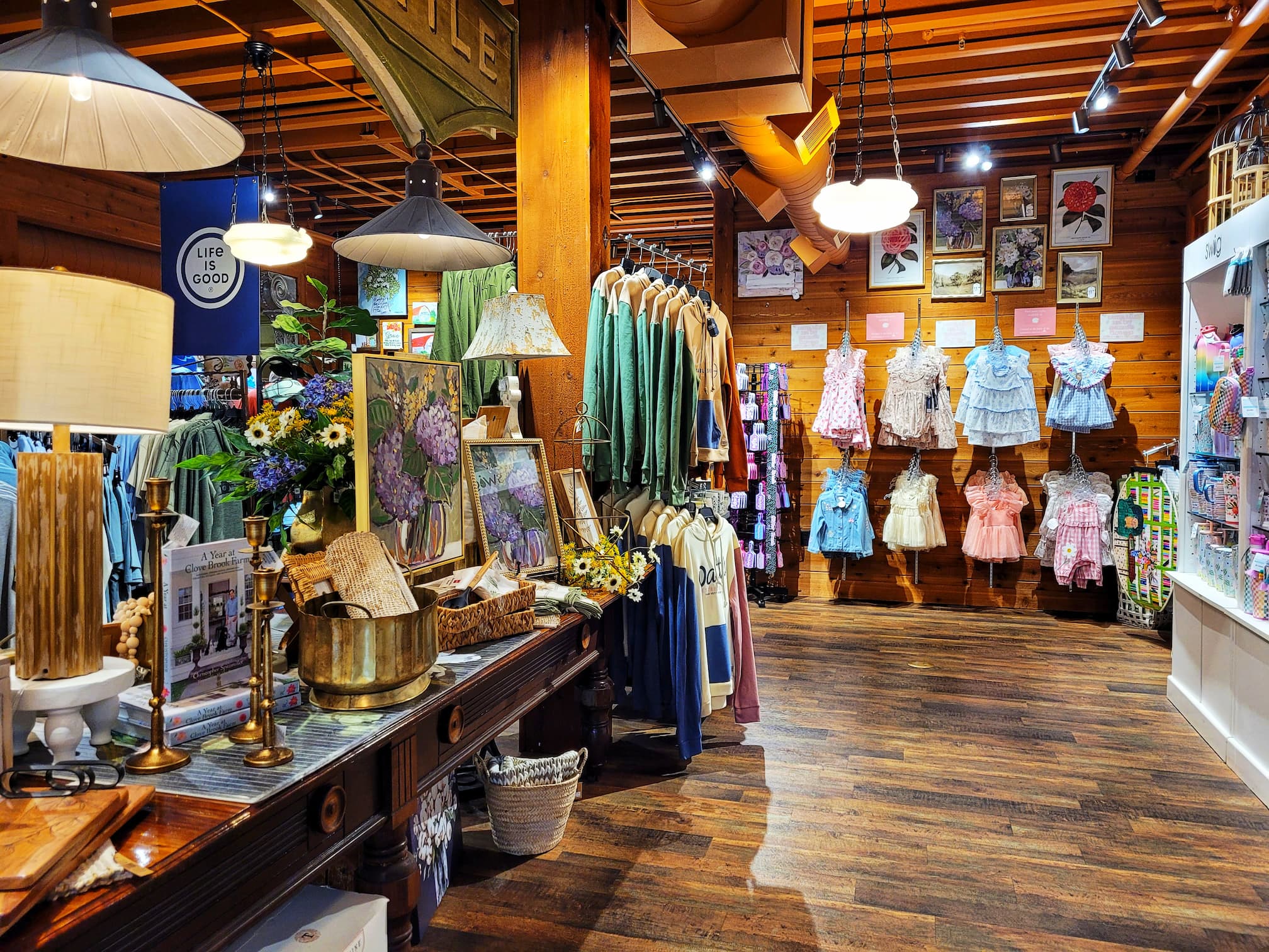 photo of gift shop