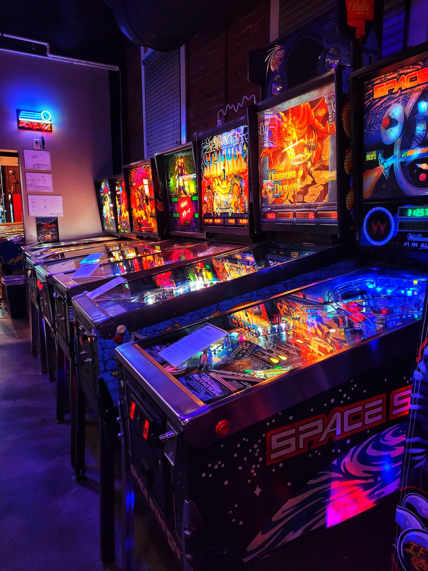 photo of classic arcade pinball museum