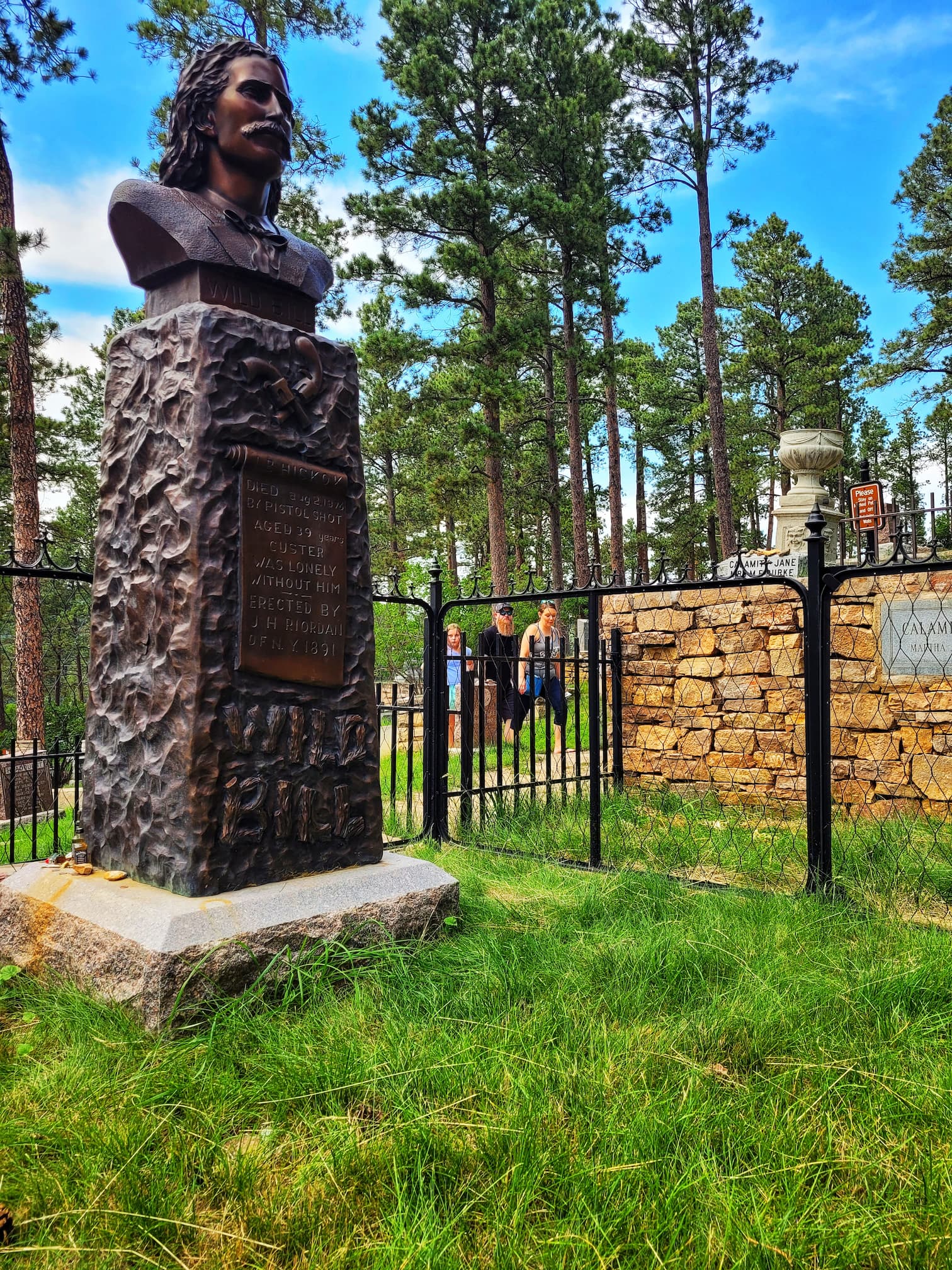 photo of wild bill hickock grave
