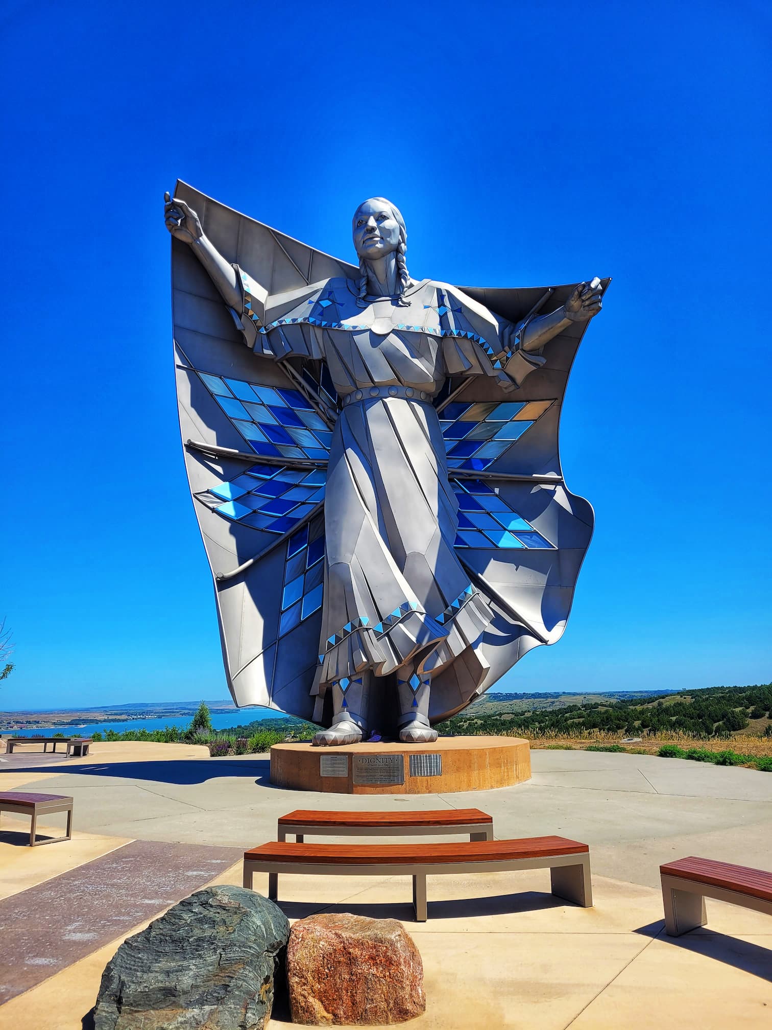 photo of dignity of earth and sky statue