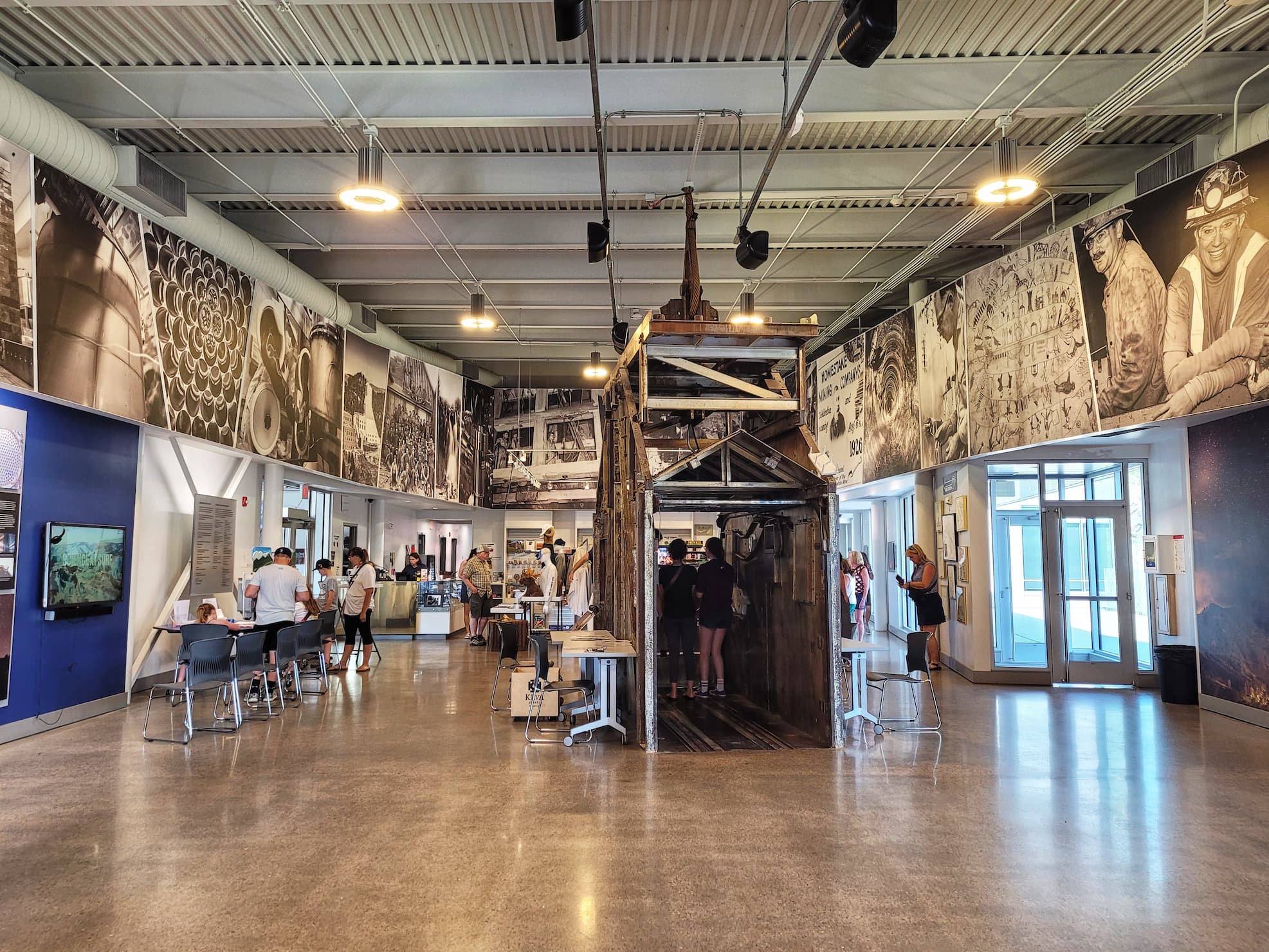 photo of sanford lab visitor center