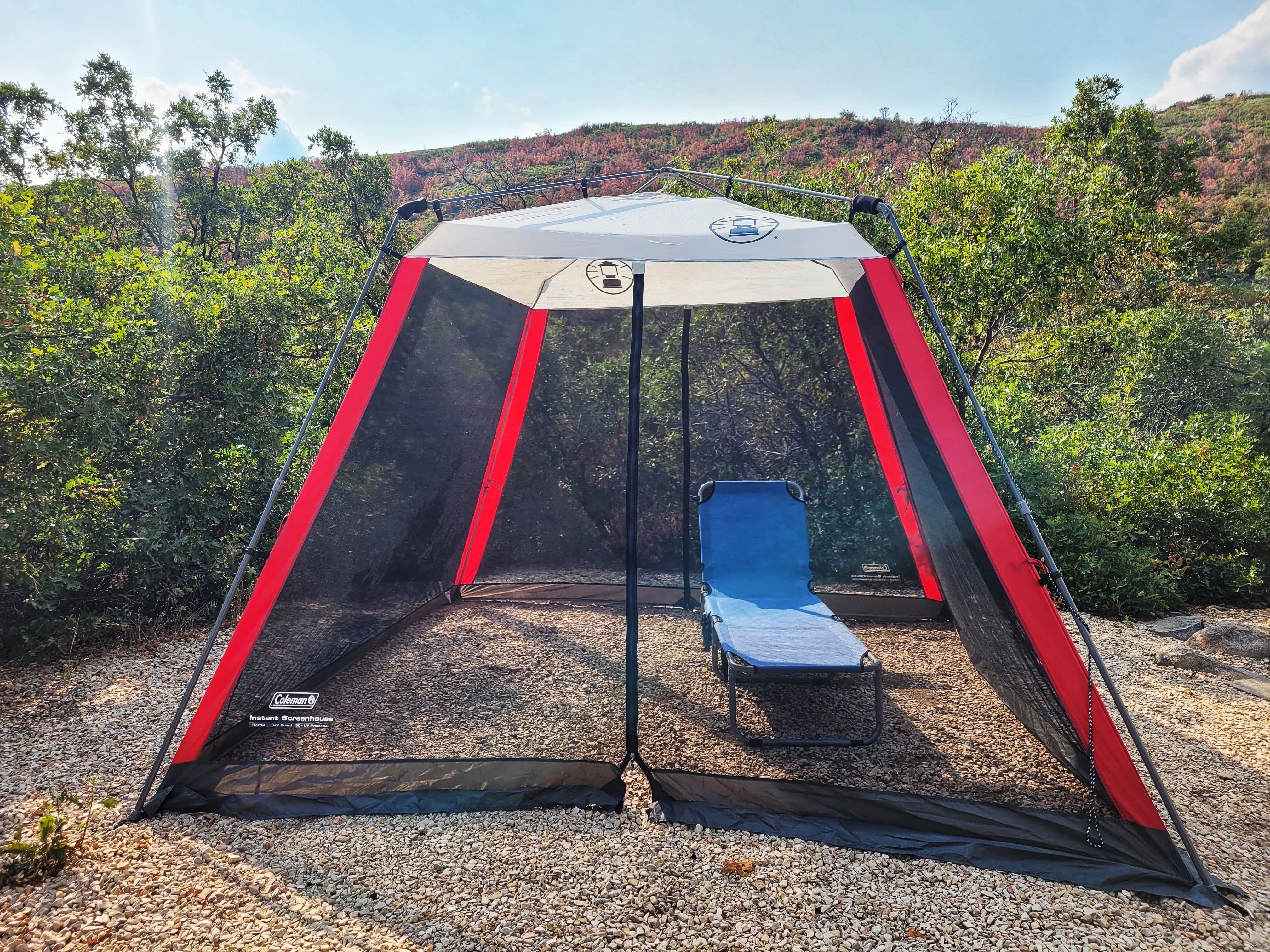 photo of coleman instant screenroom