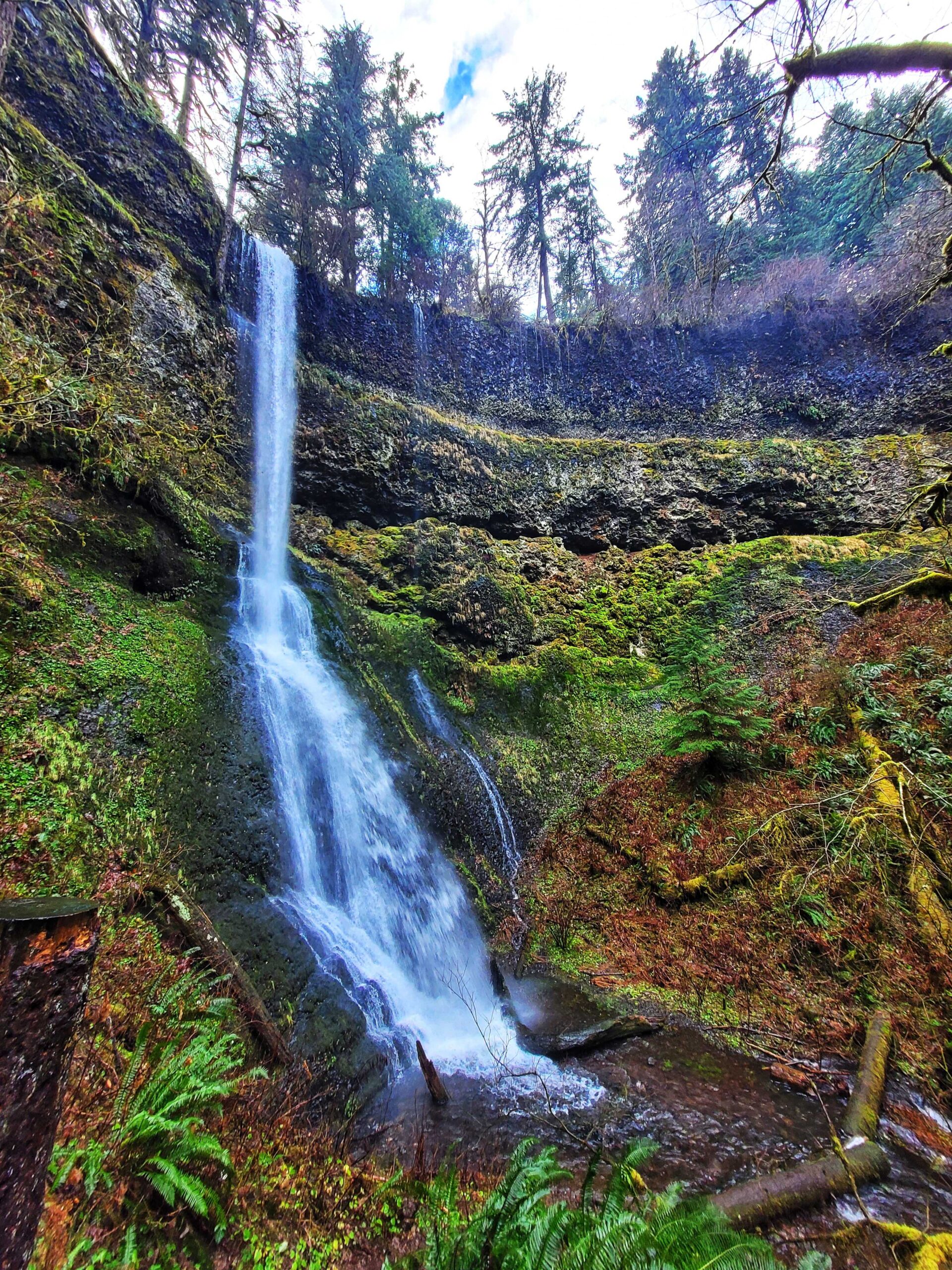 photo of waterfall in silver falls state park