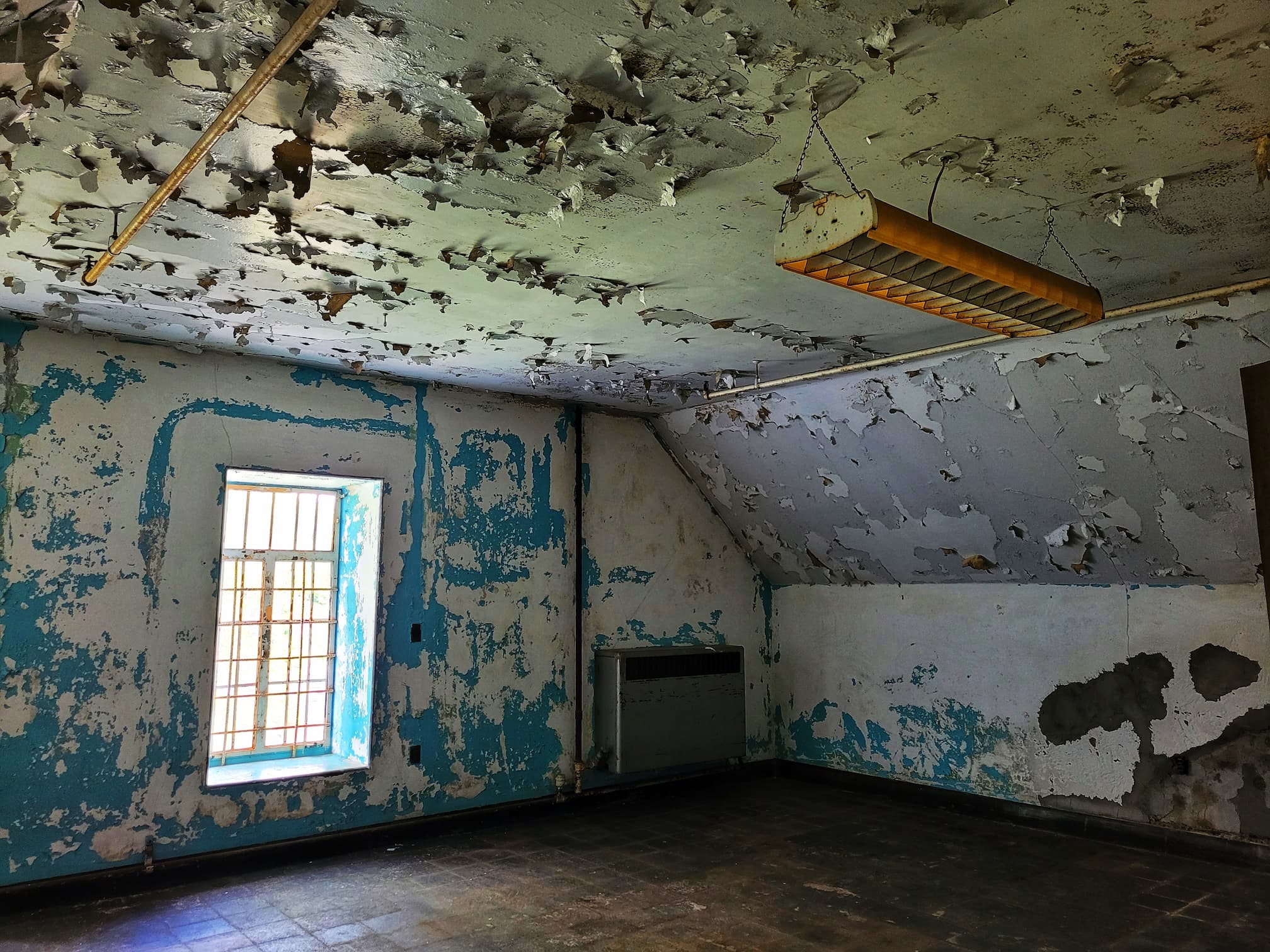 photo of trans allegheny lunatic asylum patient room