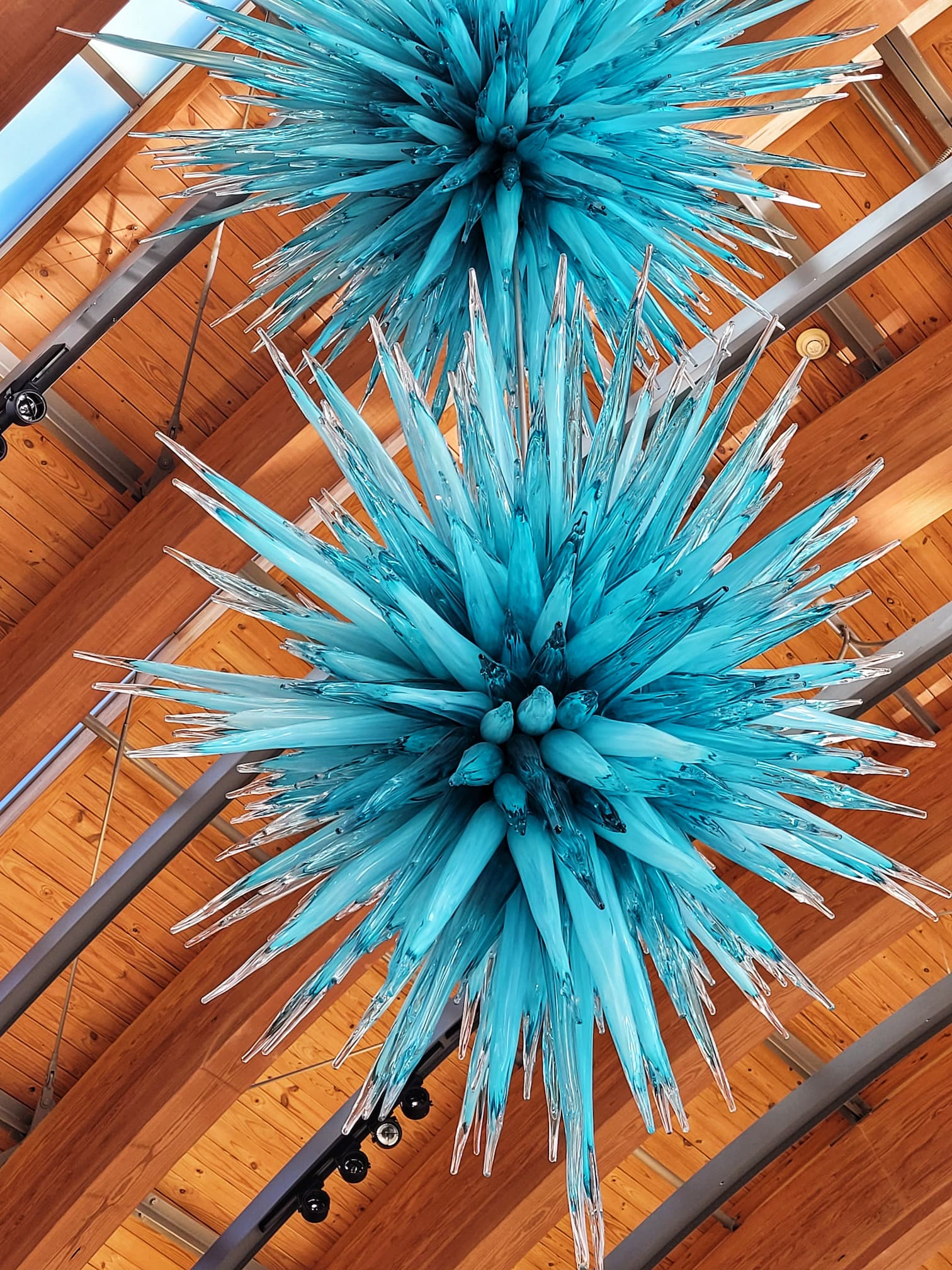 photo of azure icicle chandelier by dale chihuly