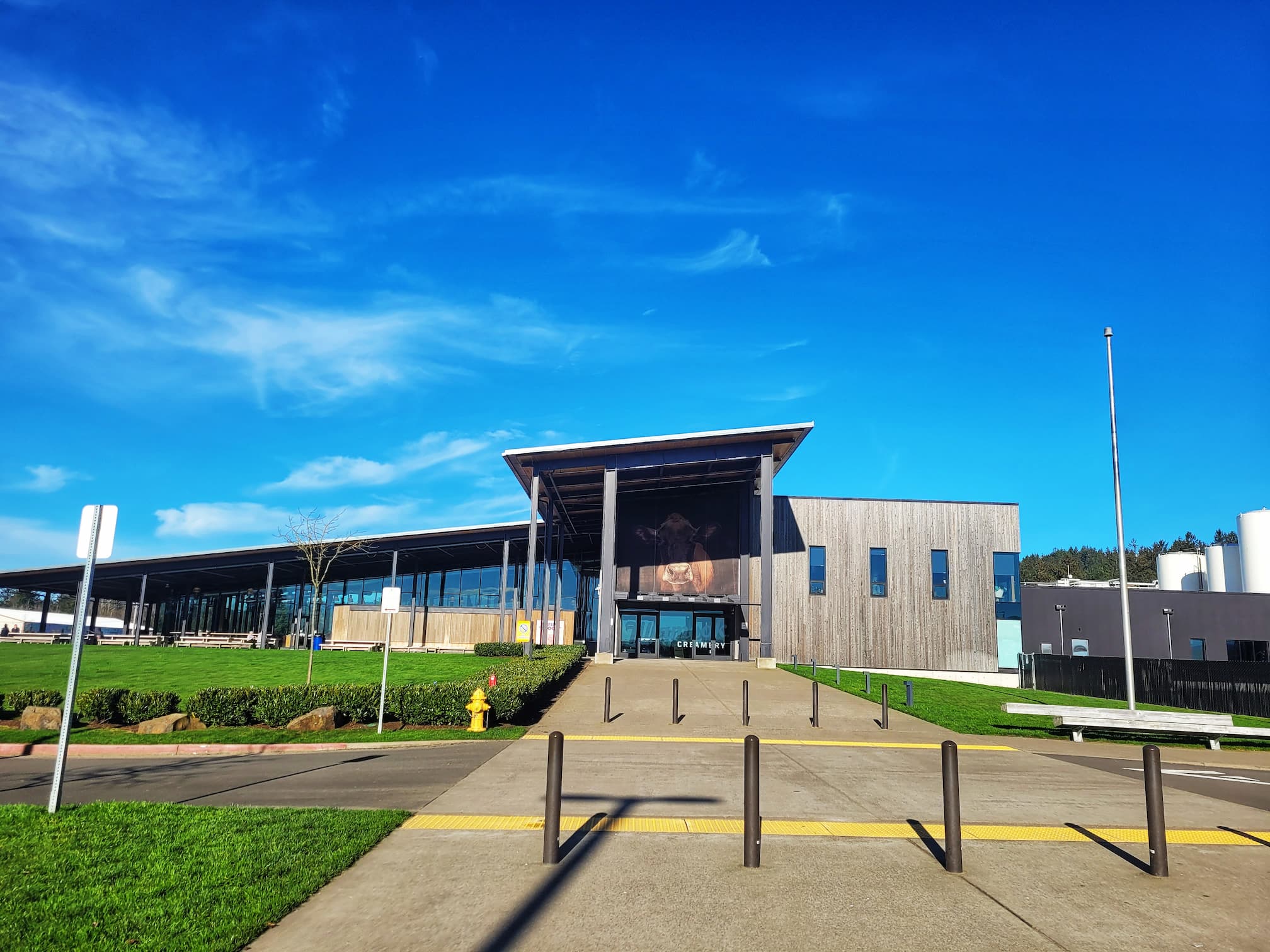 photo of tillamook creamery exterior