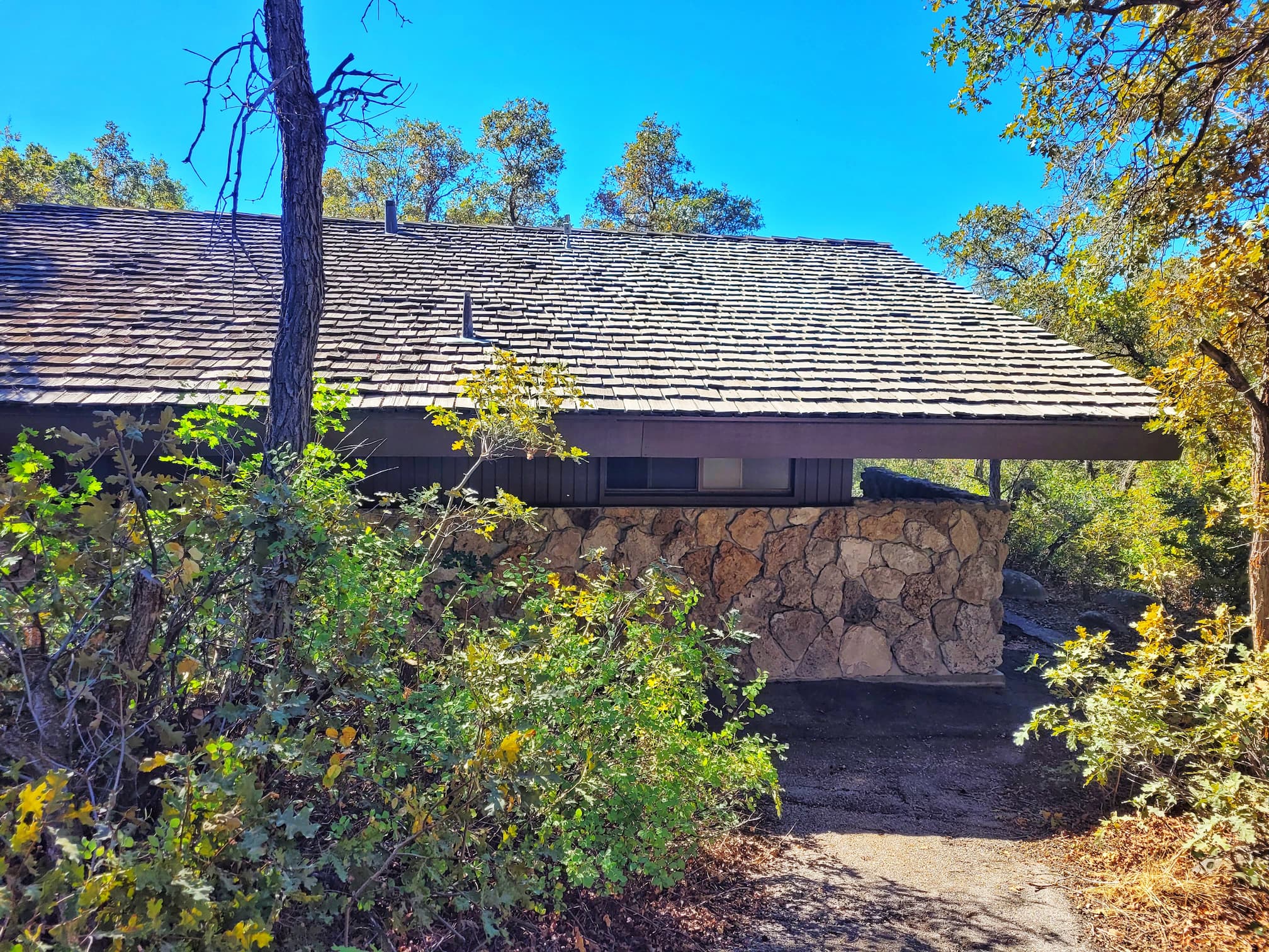 photo of wasatch mountain state park showerhouse