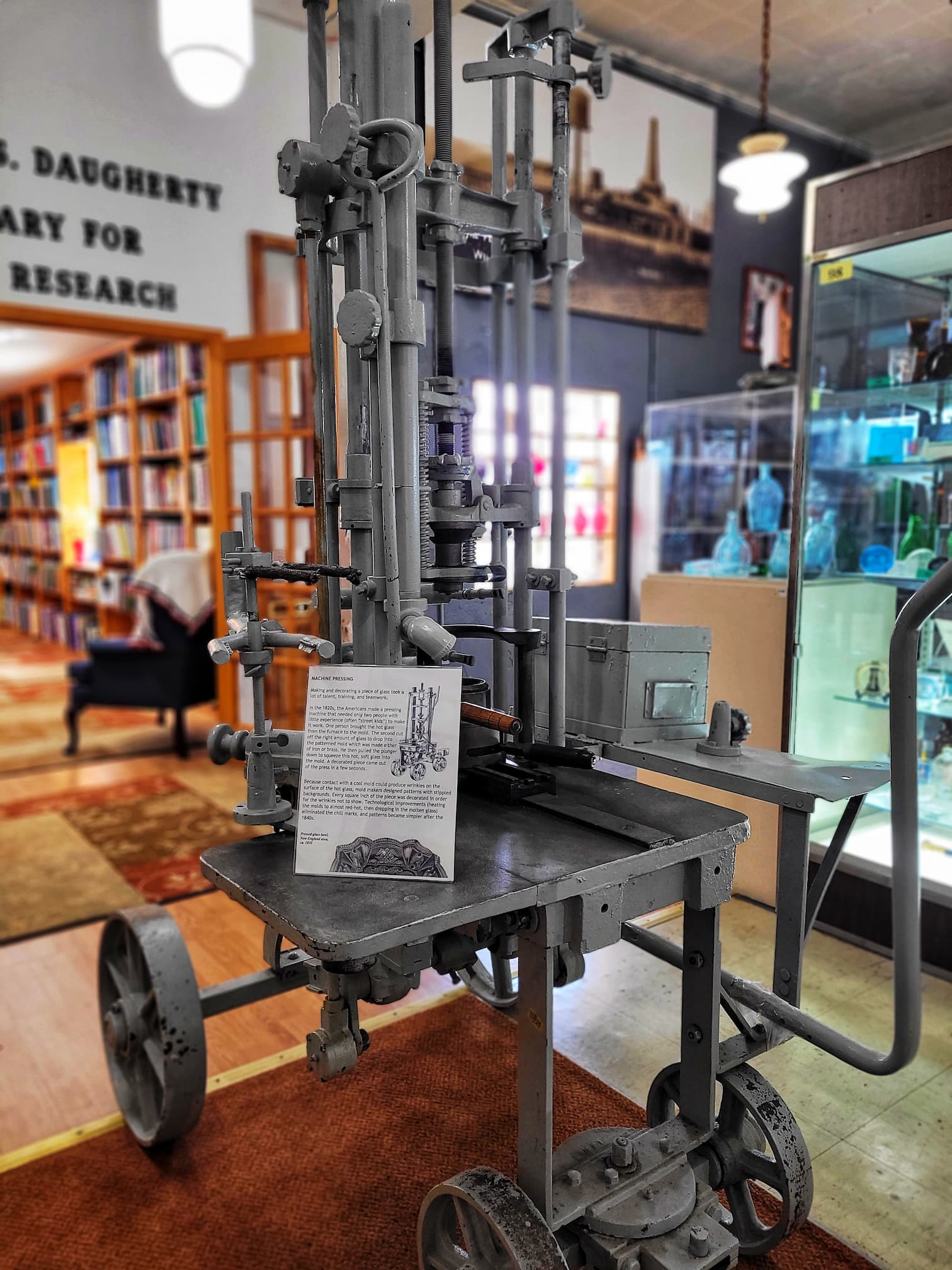 photo of museum of american glass exhibit on making glass