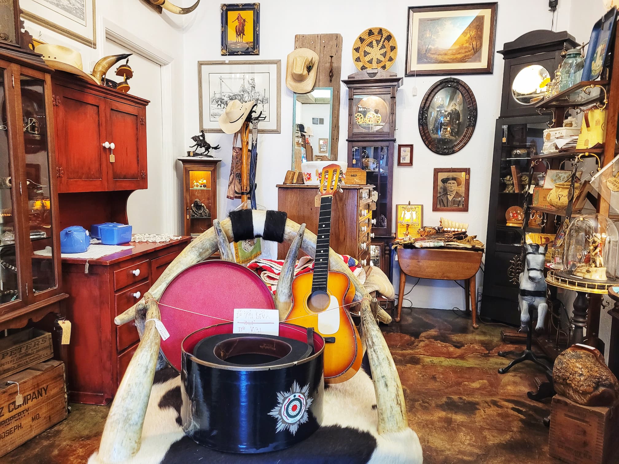 photo of bluebonnet hill antiques