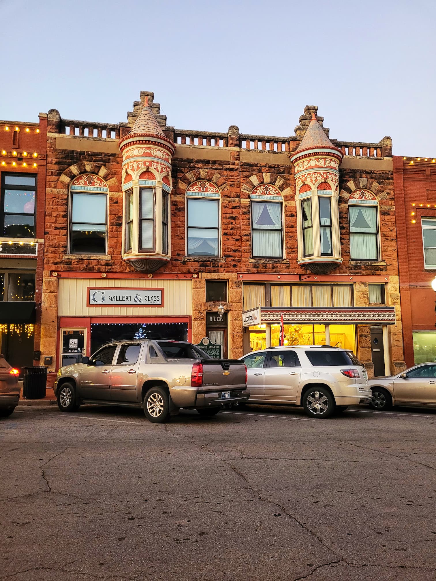 photo of downtown guthrie ok