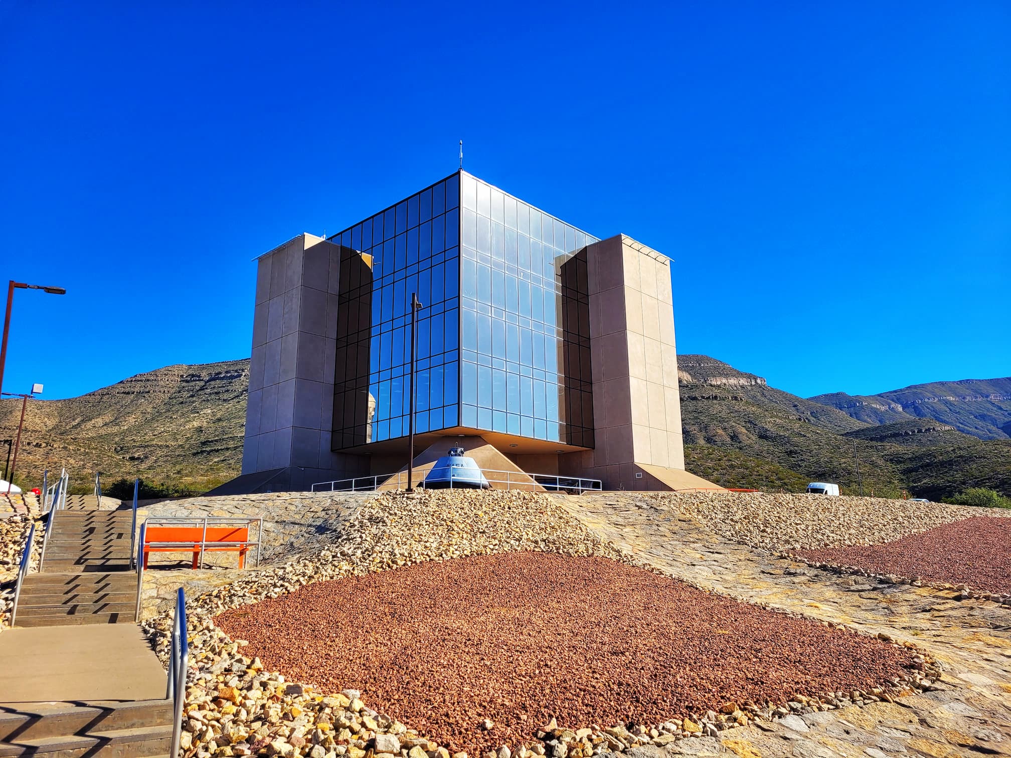 photo of new mexico museum of space history building