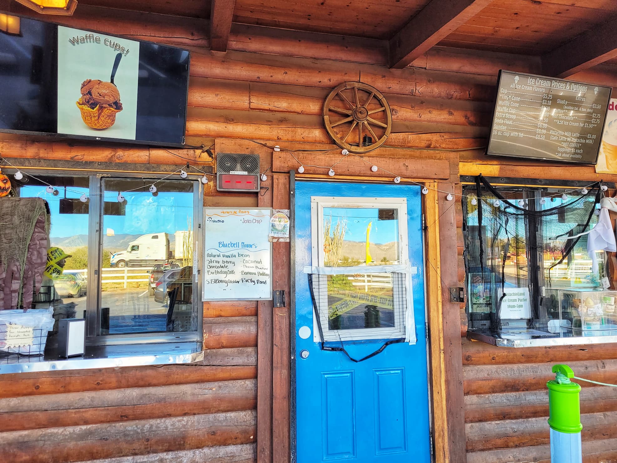 photo of pistachioland country store entrance