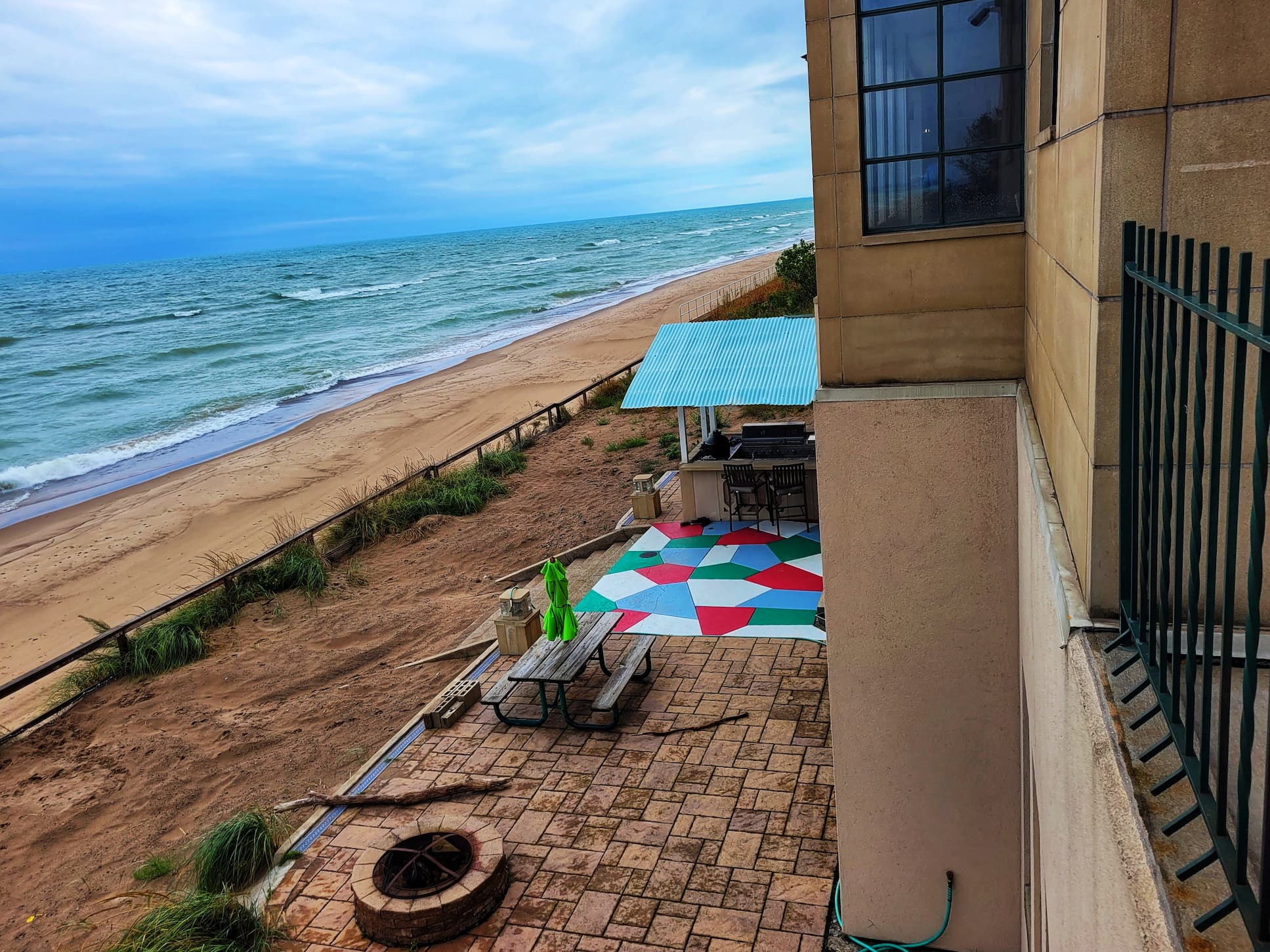 photo of backyard of weiboldt-rostone house