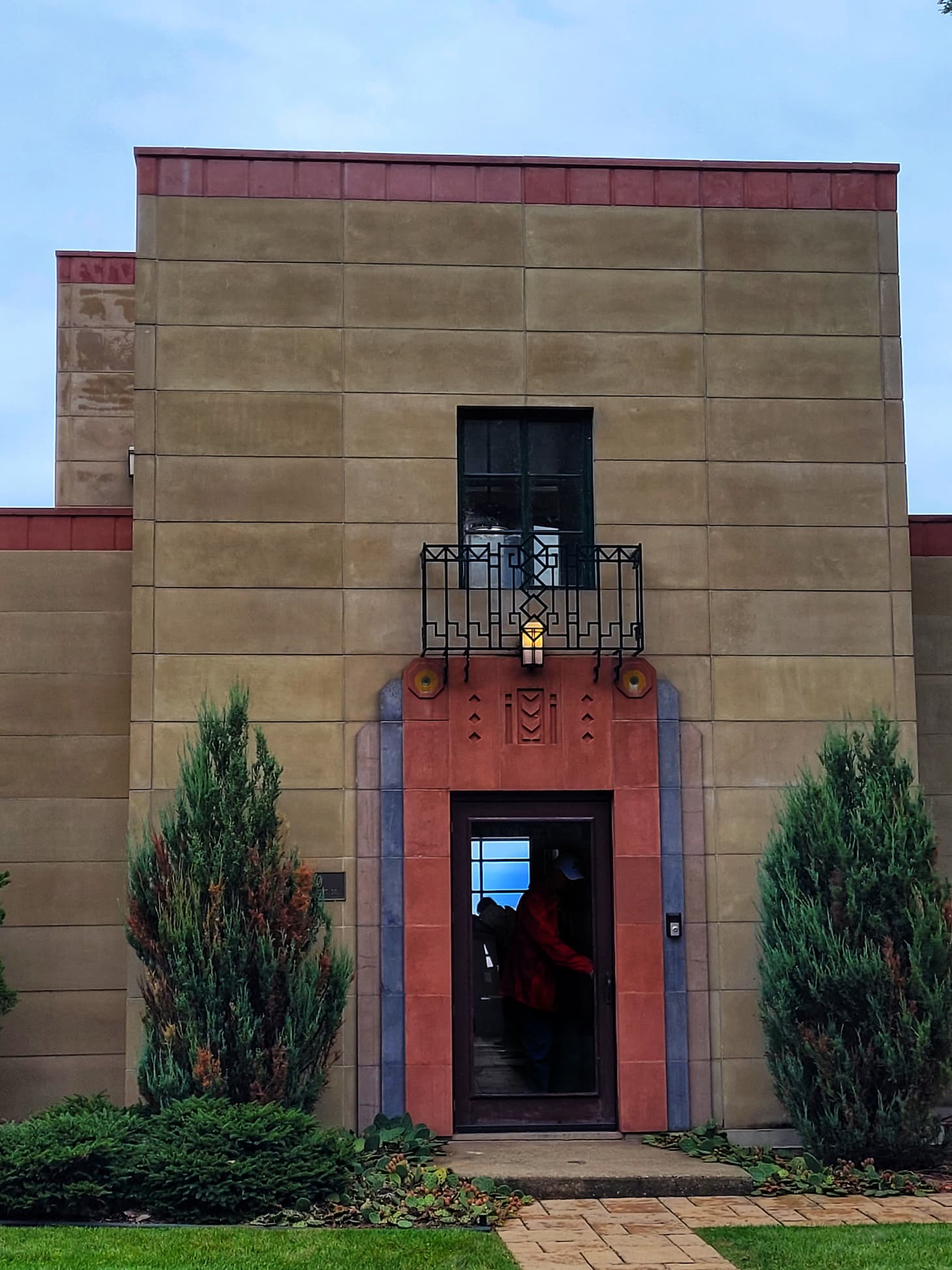 photo of weiboldt-rostone house doorway