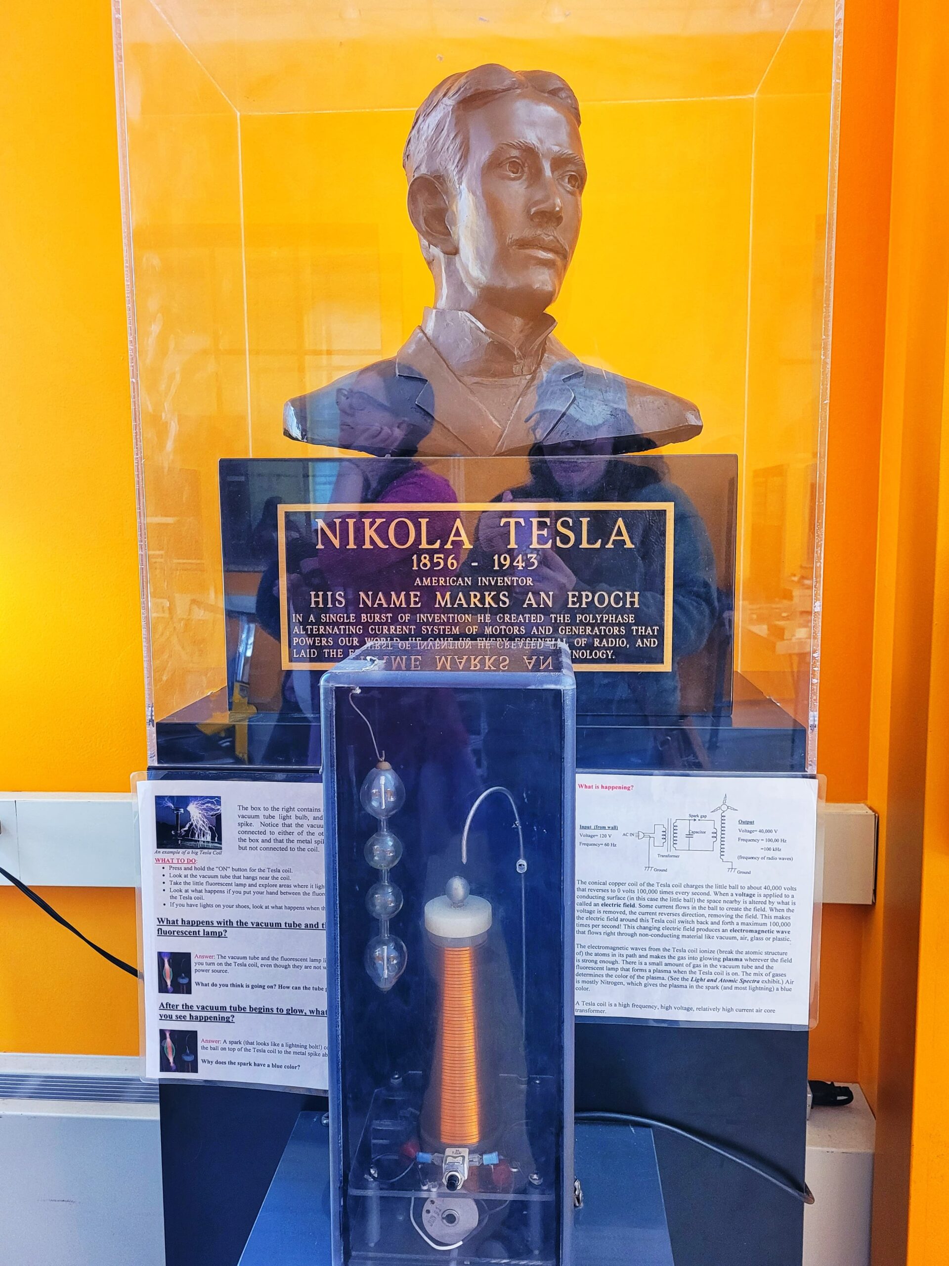 photo of nikola tesla coil exhibit at ingersoll physics museum