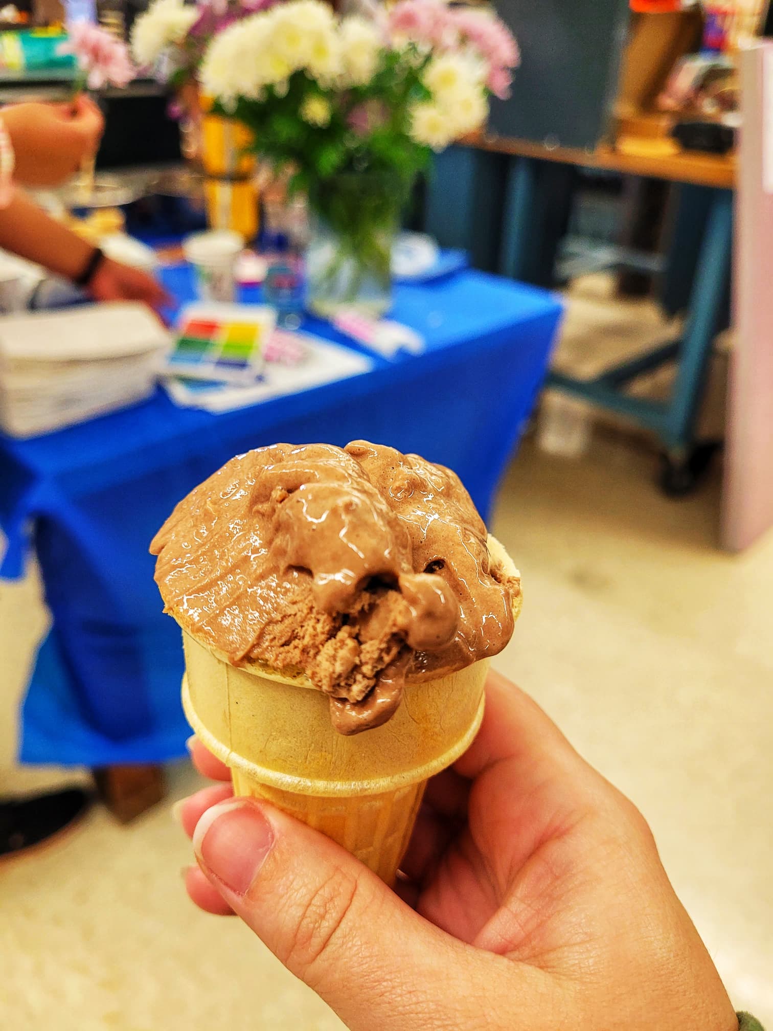 photo of liquid nitrogen ice-cream