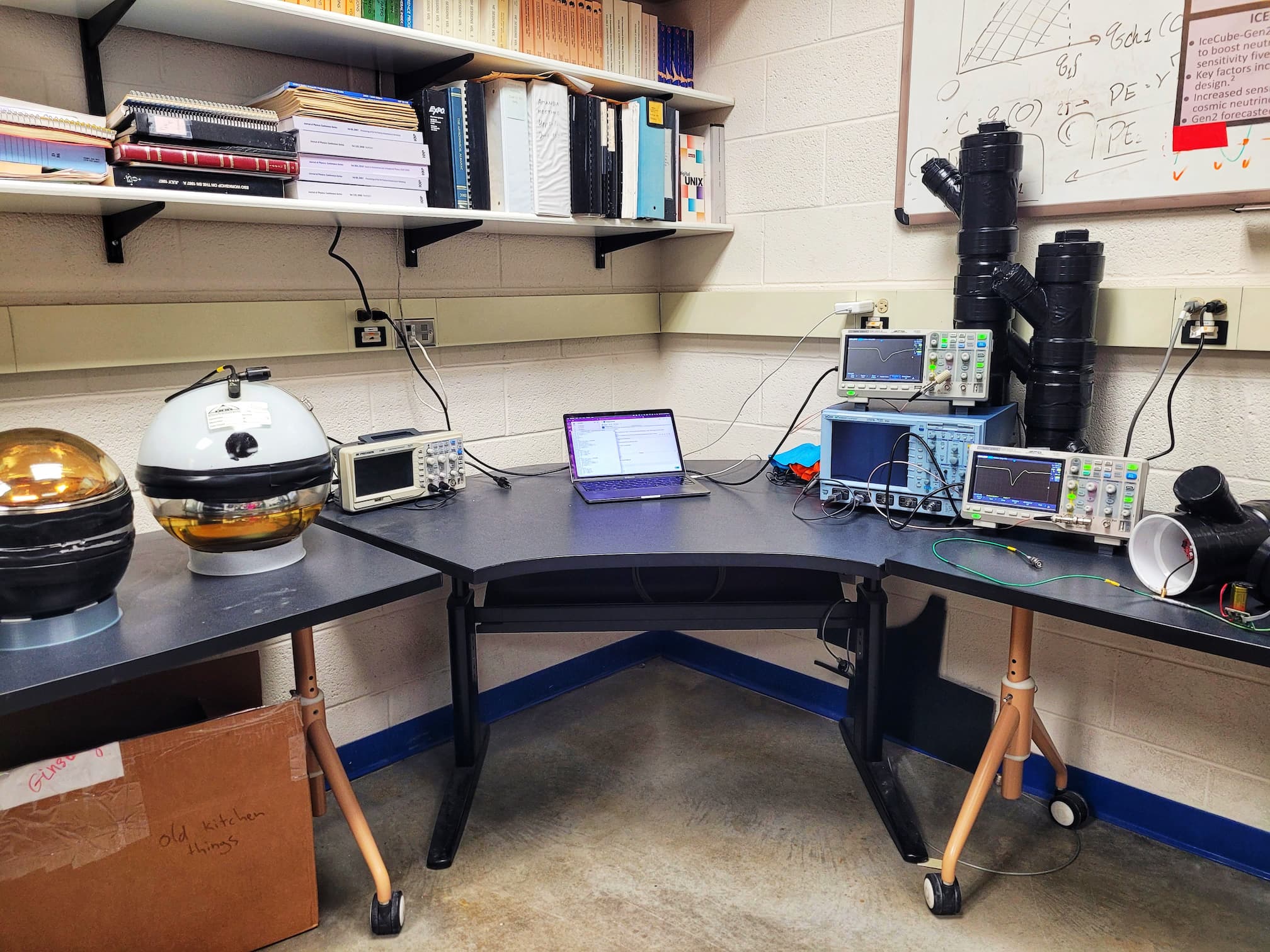 photo of uw-madion icecube neutrino observatory office