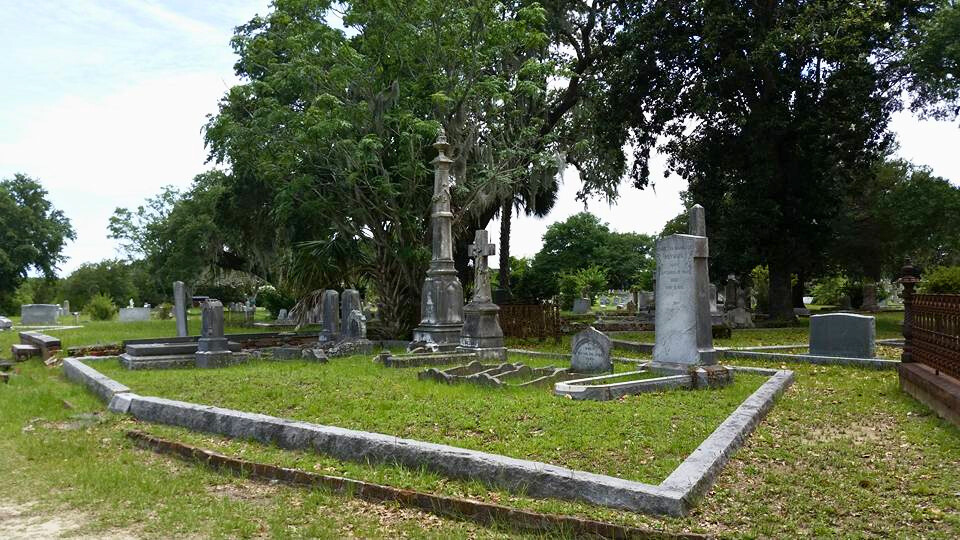 photo of magnolia cemetery