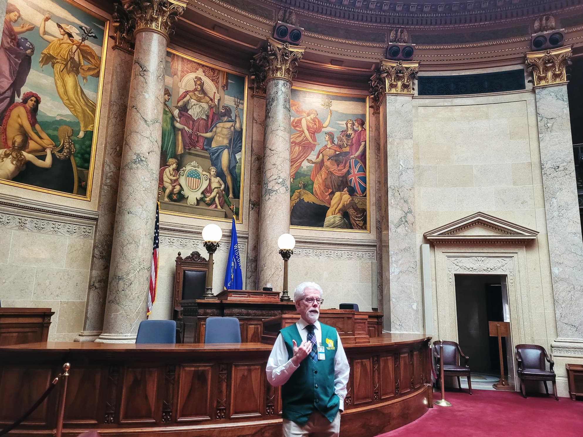 photo of our tour guide at the wisconsin capitol