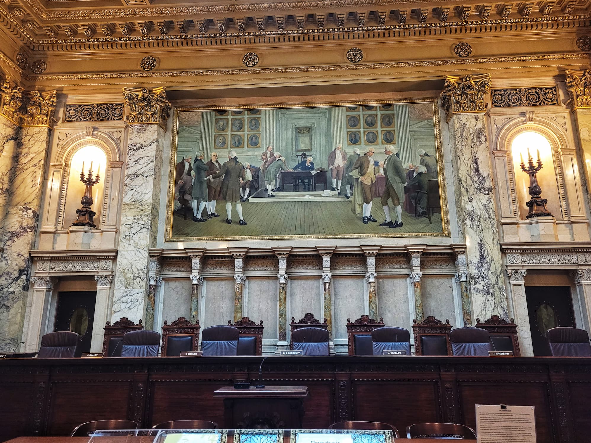 photo of wisconsin capitol supreme court chamber