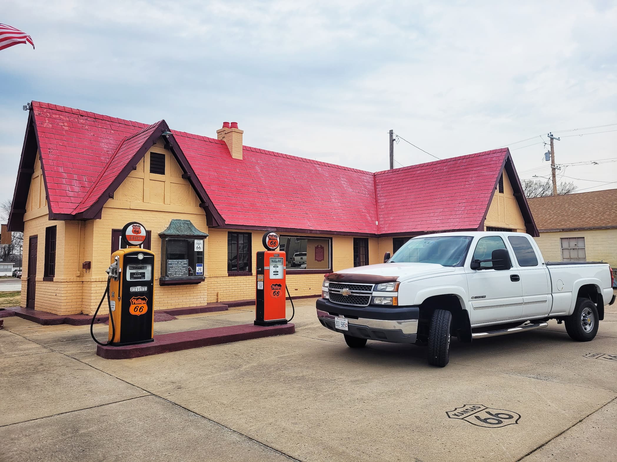 photo of route 66 kansas visitor center