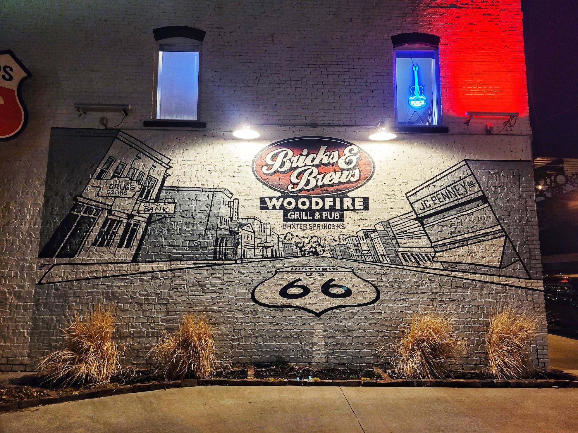 photo of route 66 mural at bricks and brews in baxter springs