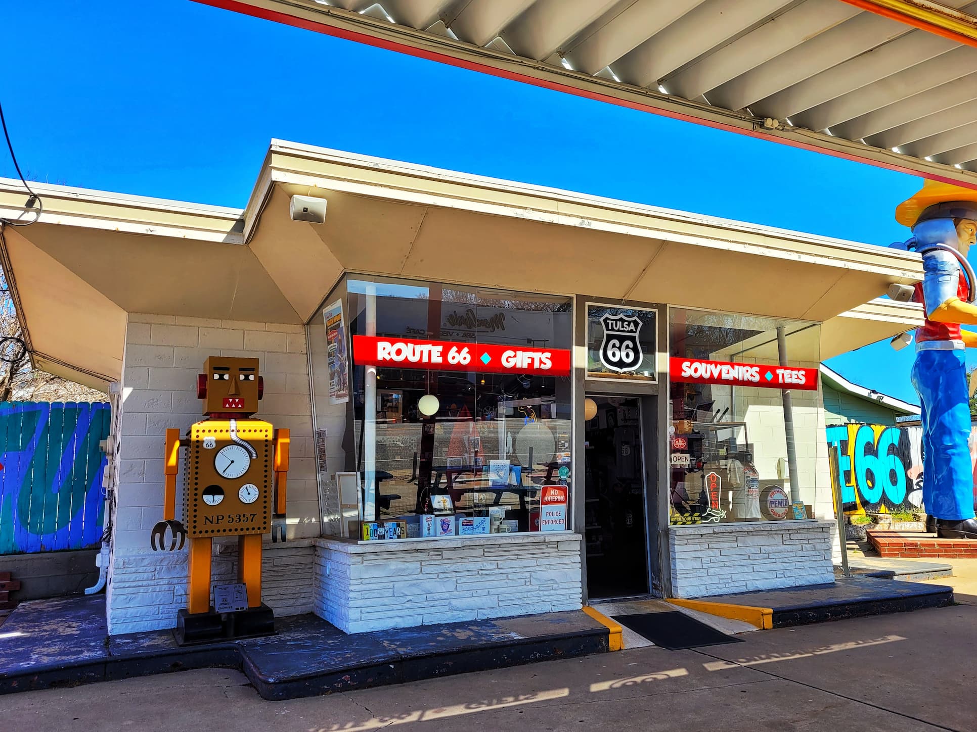 photo of buck atom's cosmic curios on 66