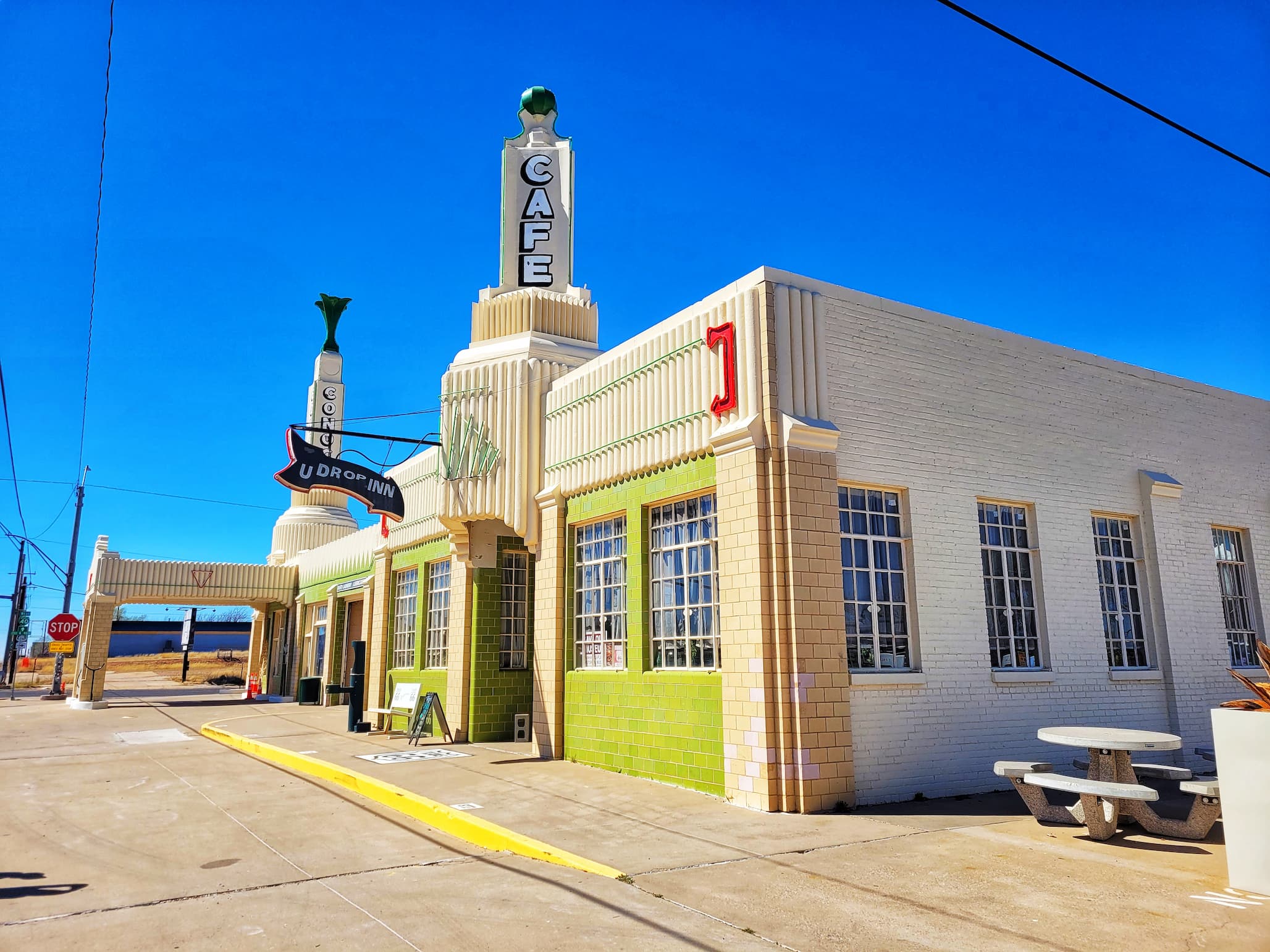 photo of conoco tower and u-dropp inn