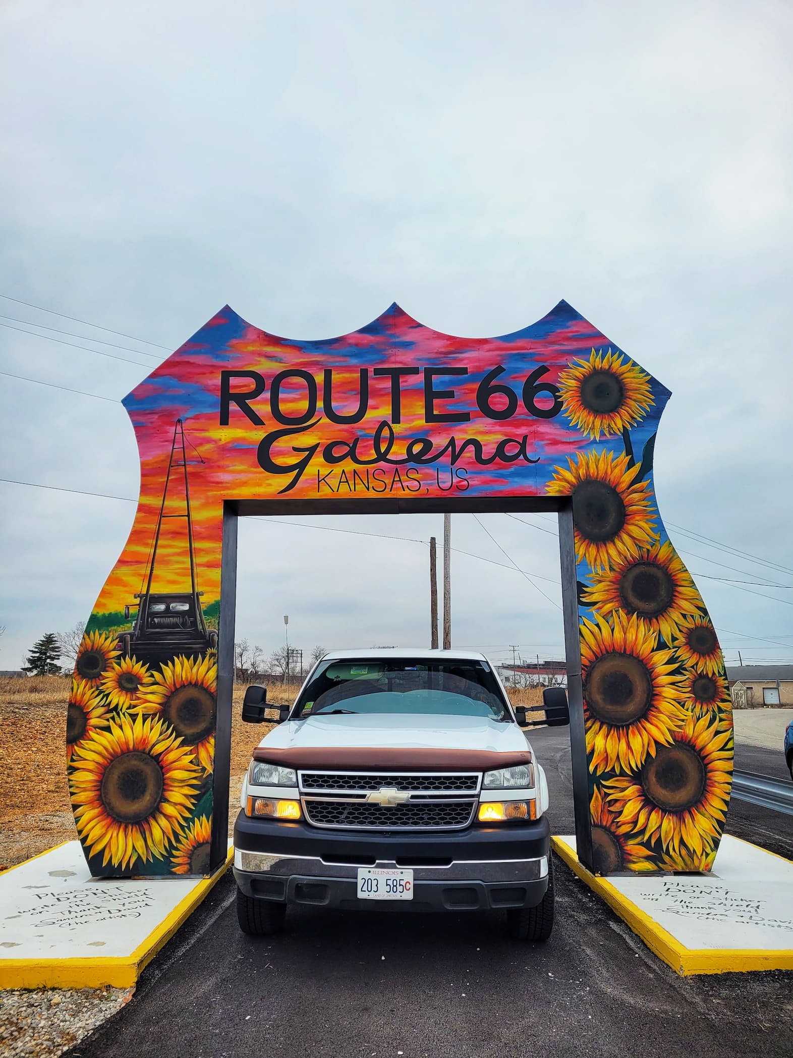 photo of galena, kansas route 66 drive through shield