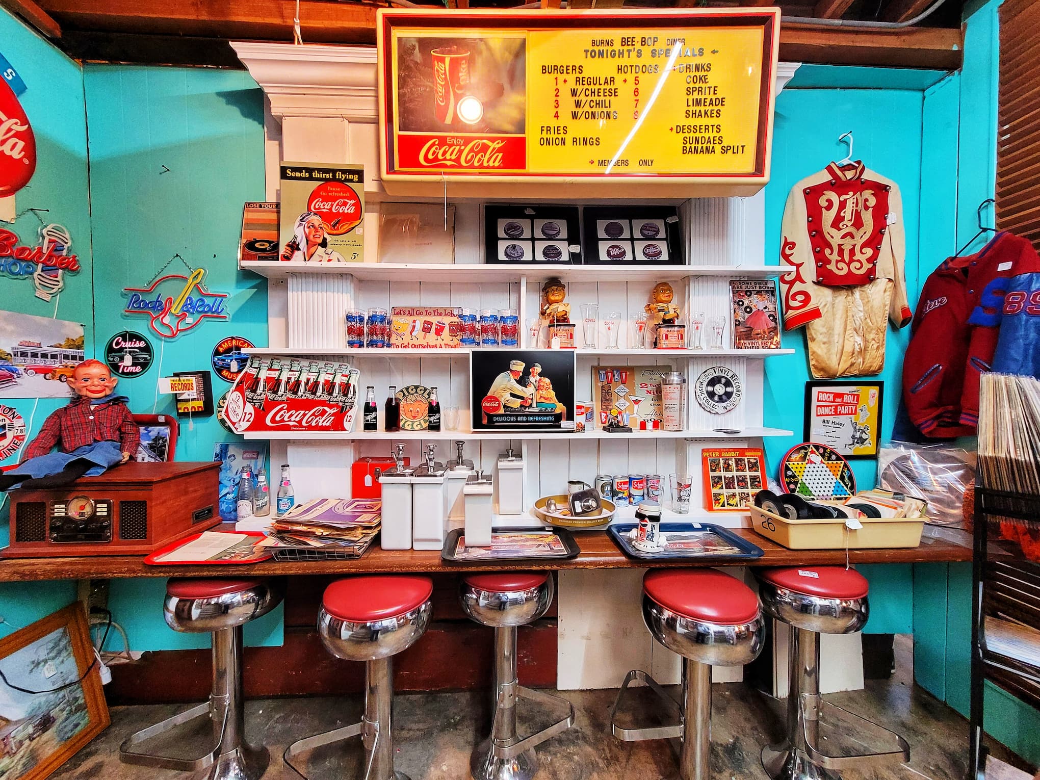 photo of heart of route 66 vintage market