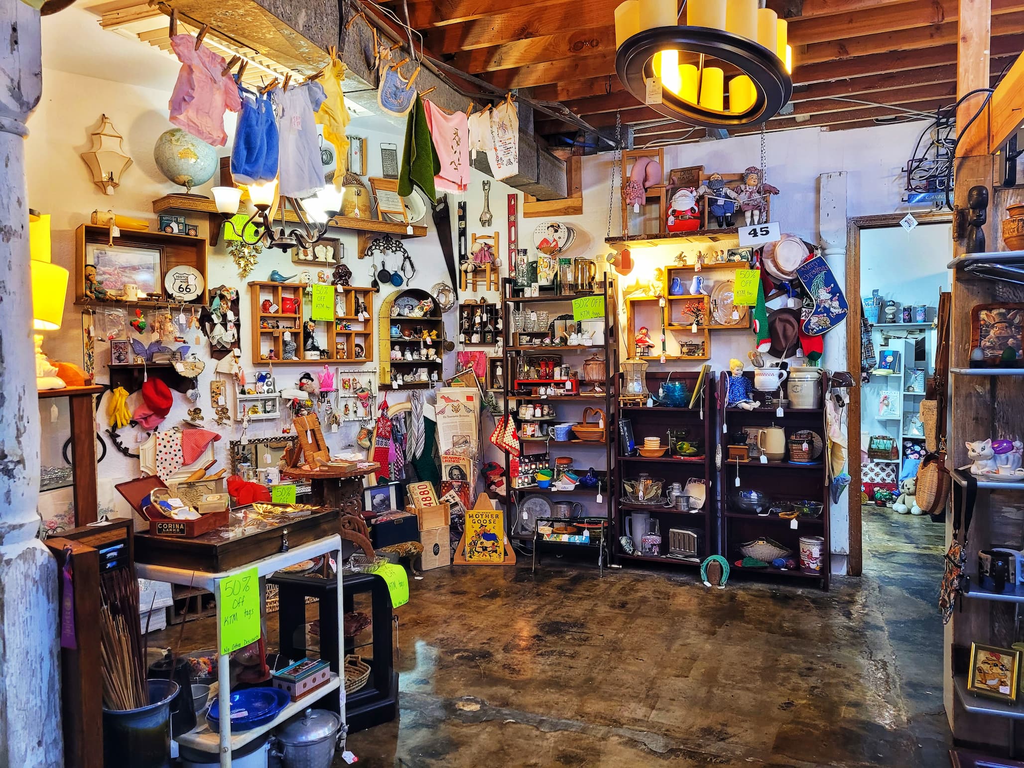 photo of heart of route 66 vintage market