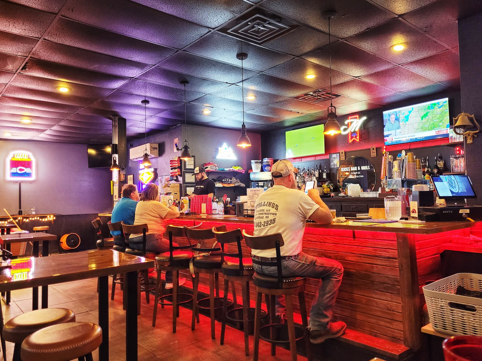 photo of kicks bar and grill in galena, kansas