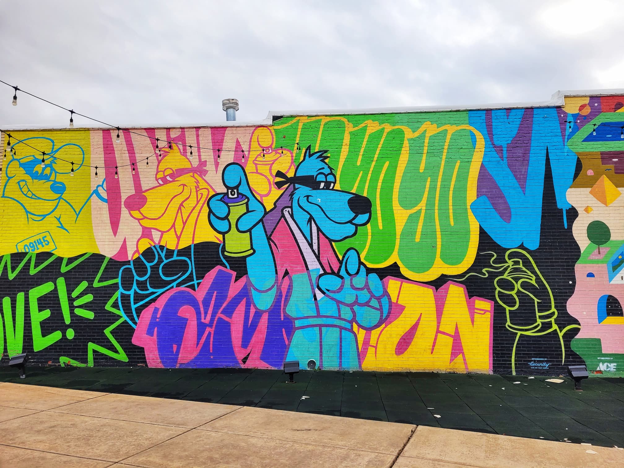 photo of hong kong phooey mural in miami ok