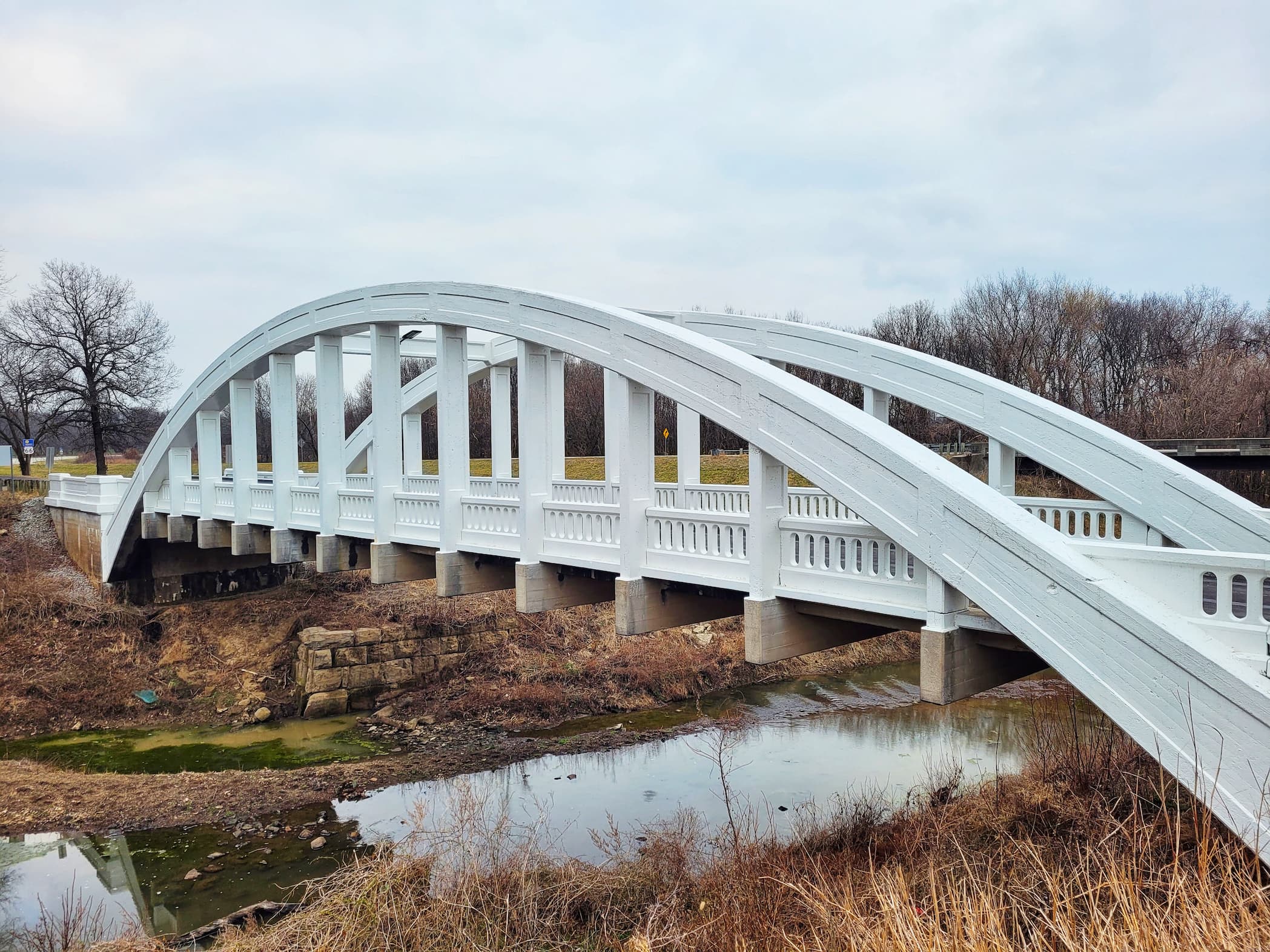 photo of rainbow arch bridge