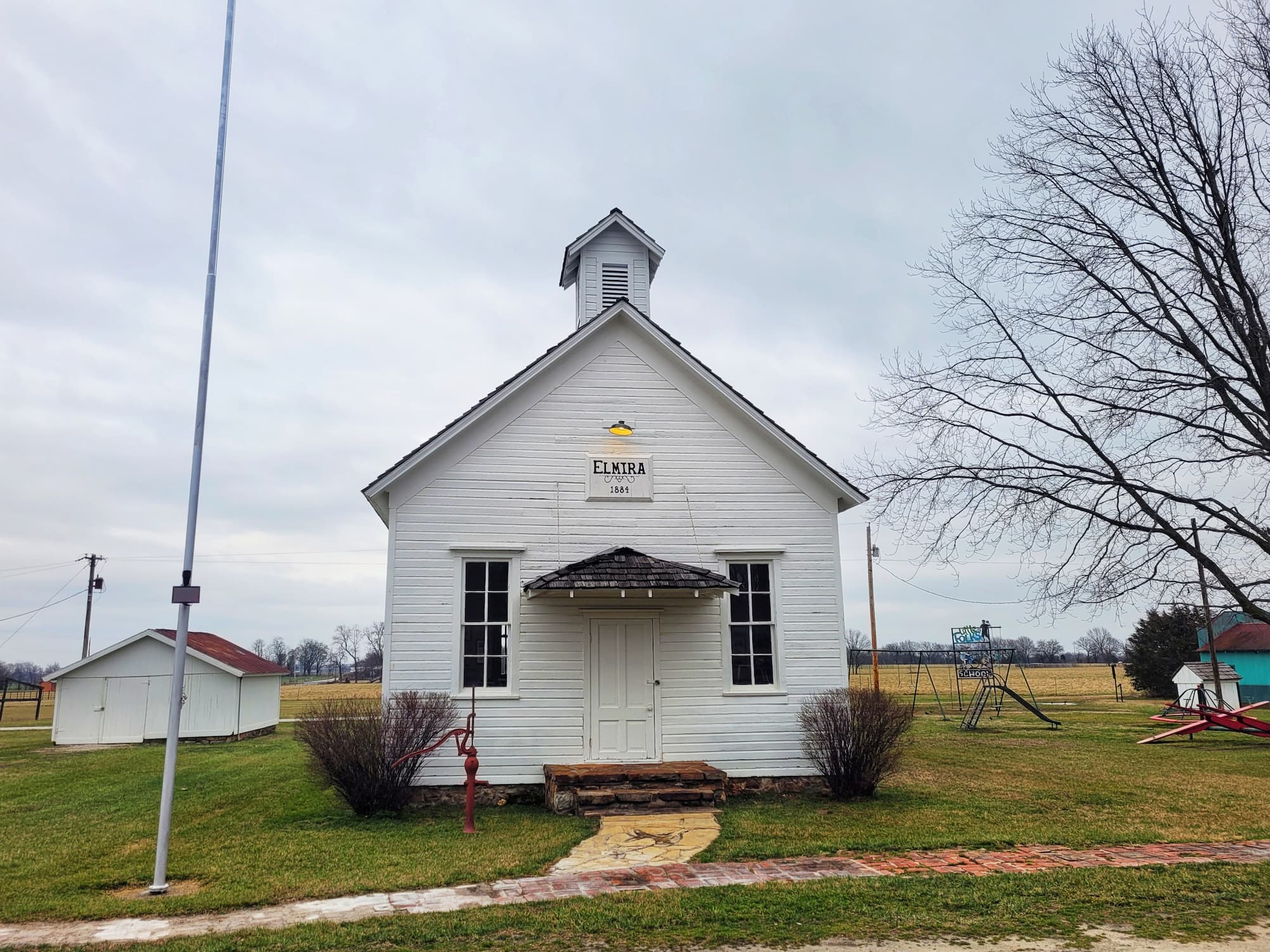 photo of red oak 2 church