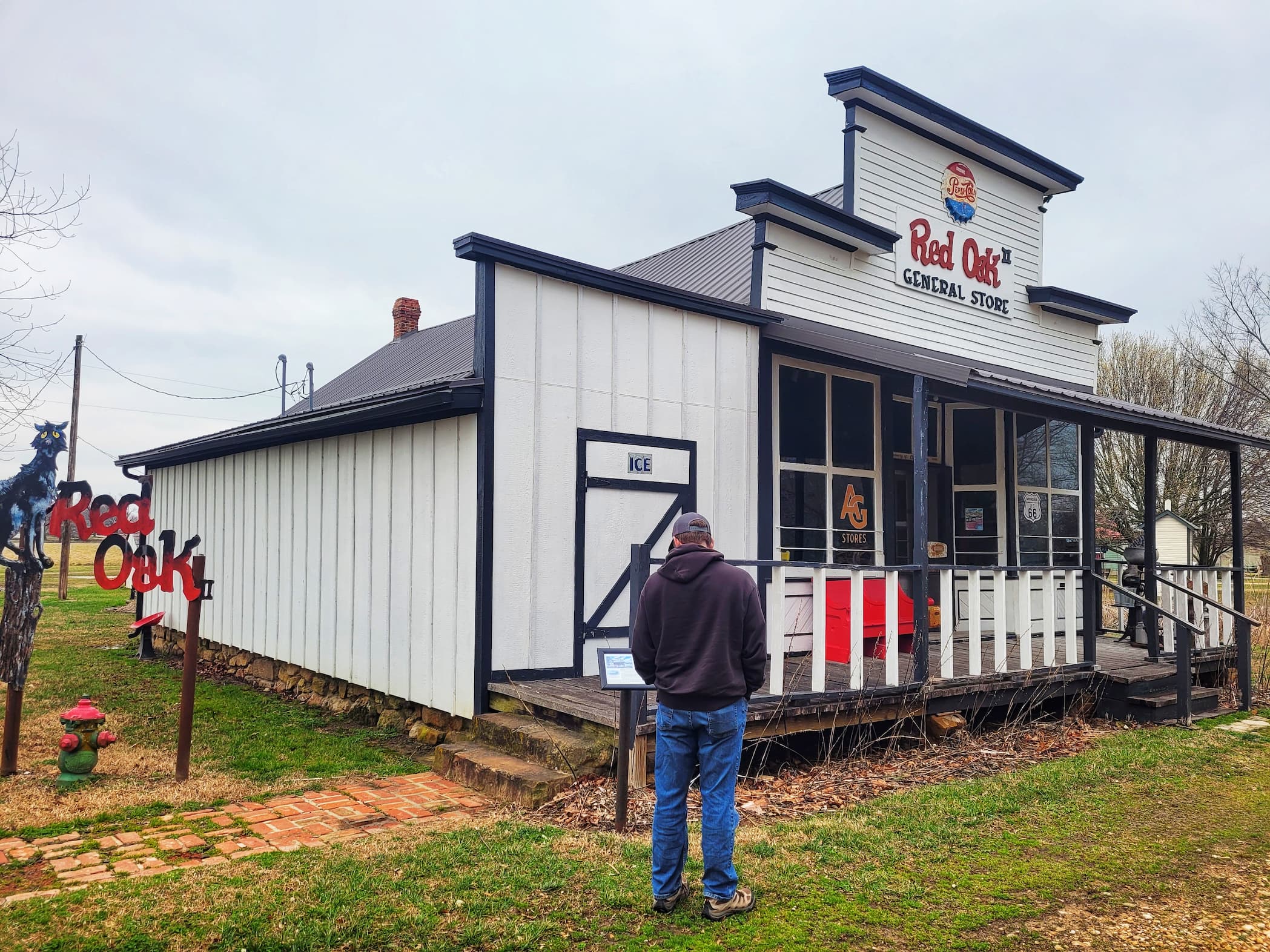 photo of red oak 2 general store