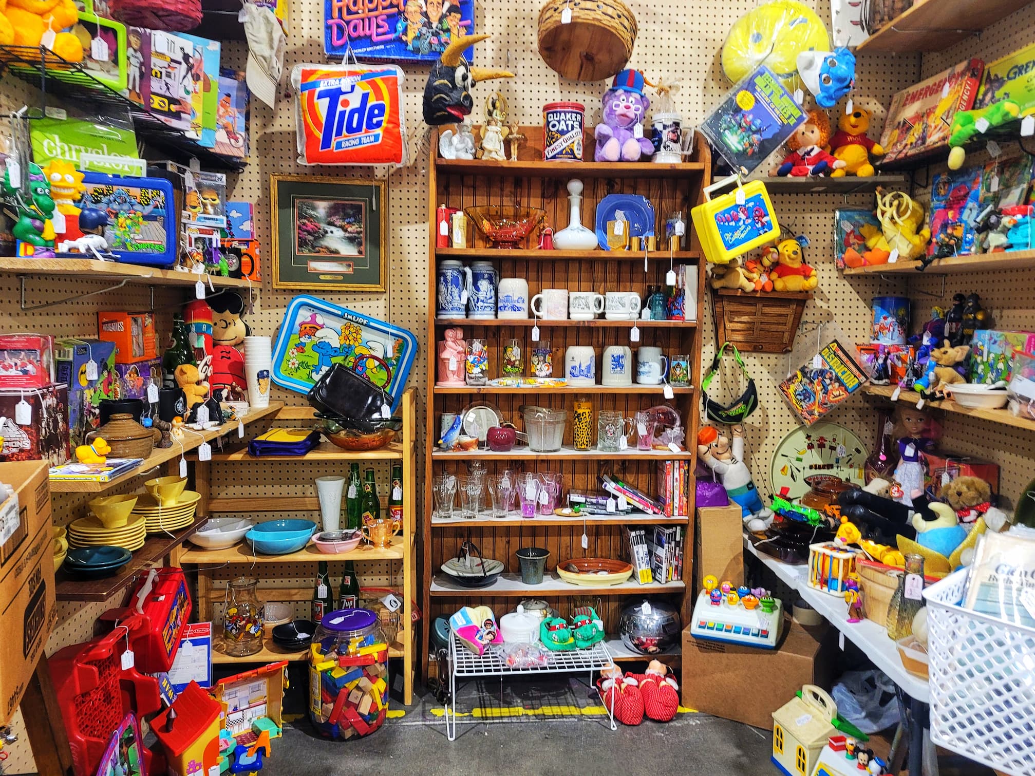 photo of relics antique mall booth