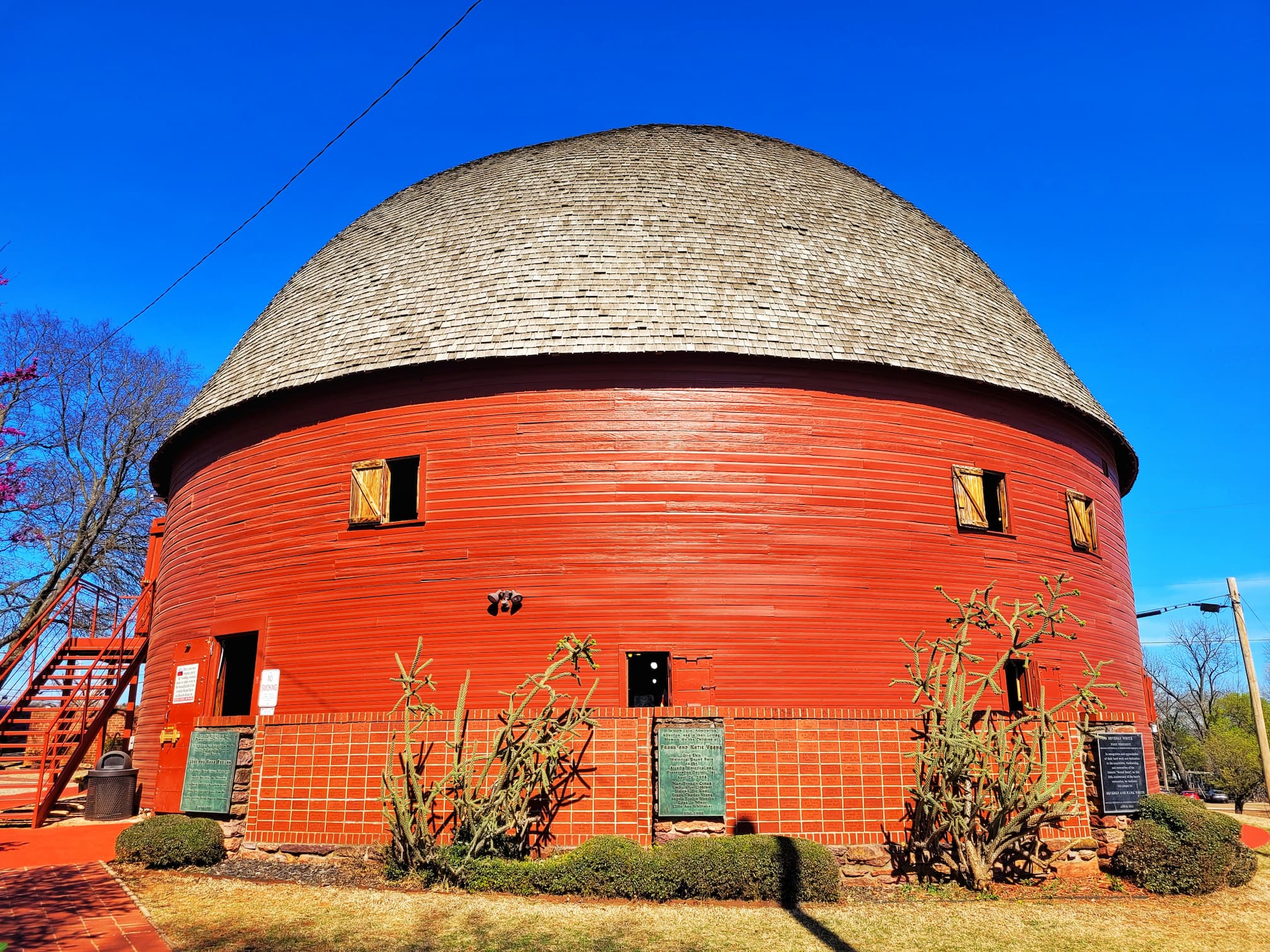 photo of arcadia round barn