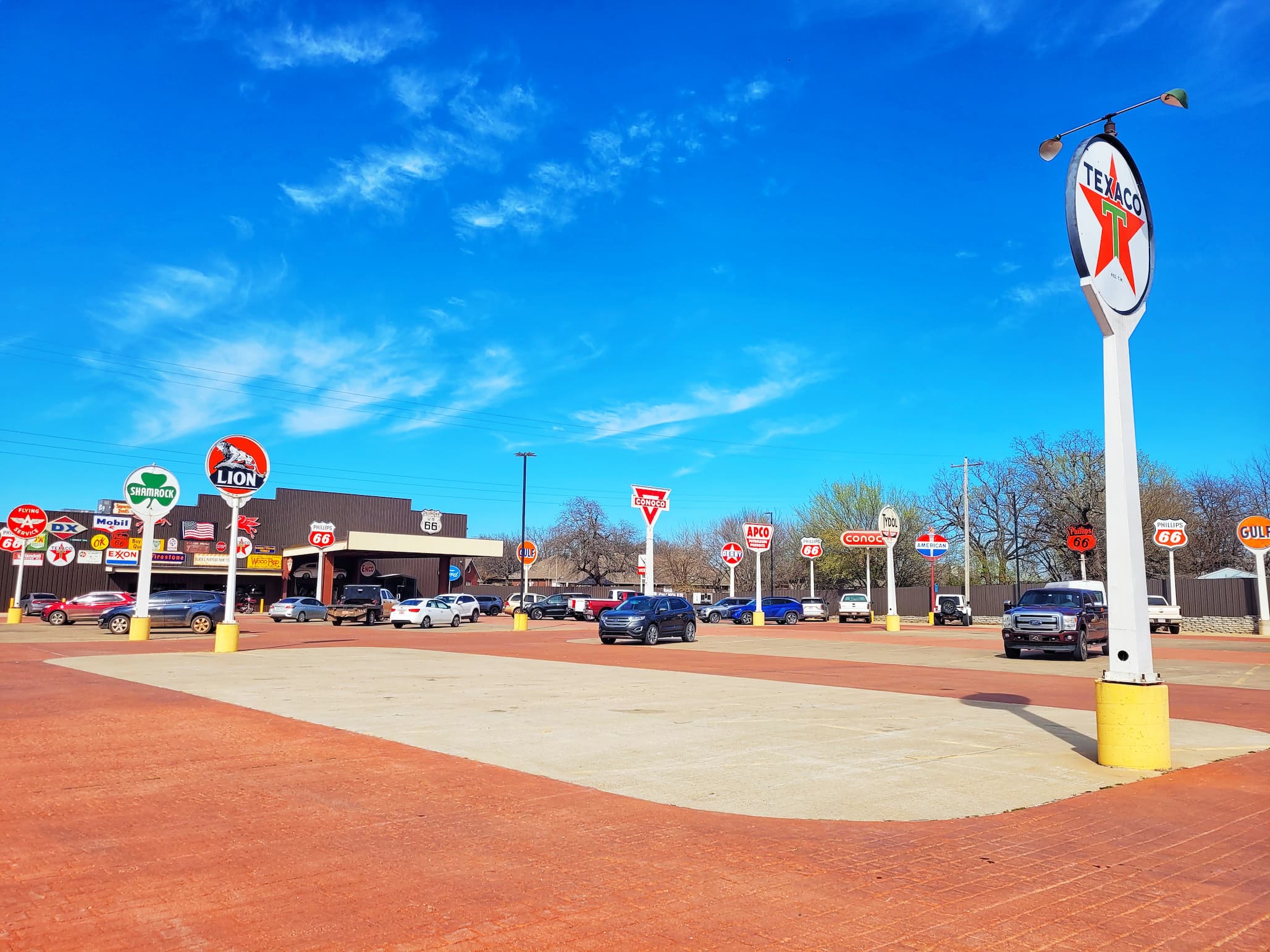 photo of route 66 bowl parking lot