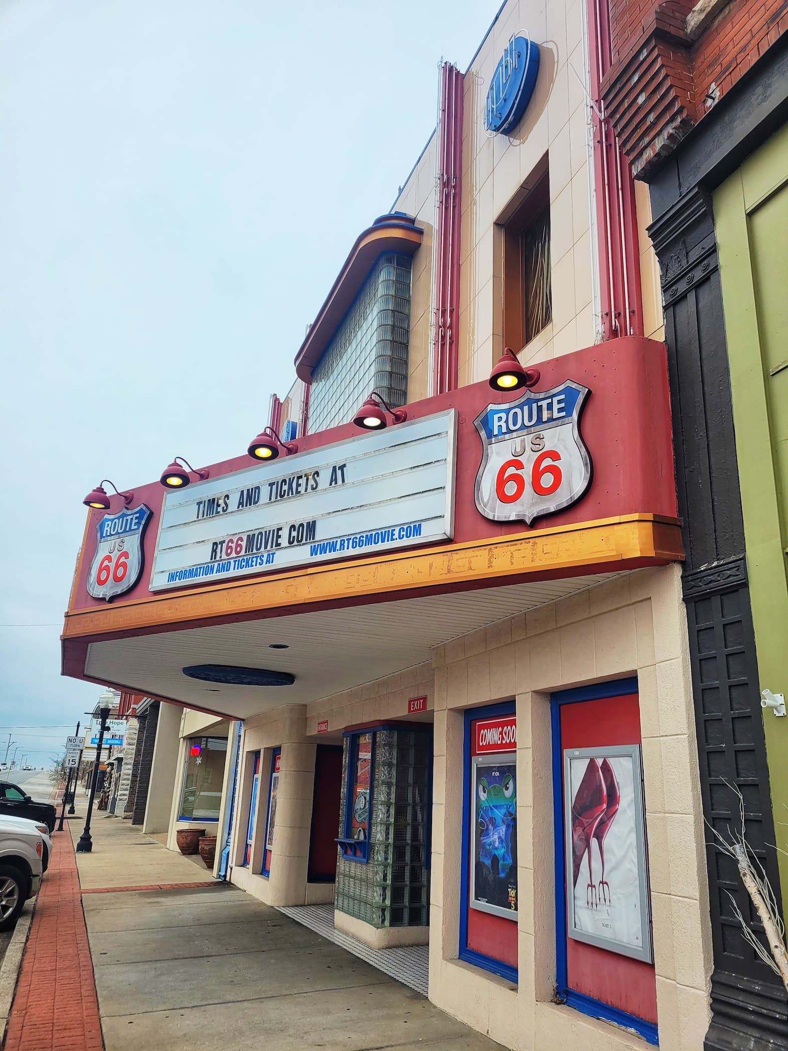 photo of route 66 theater in webb city