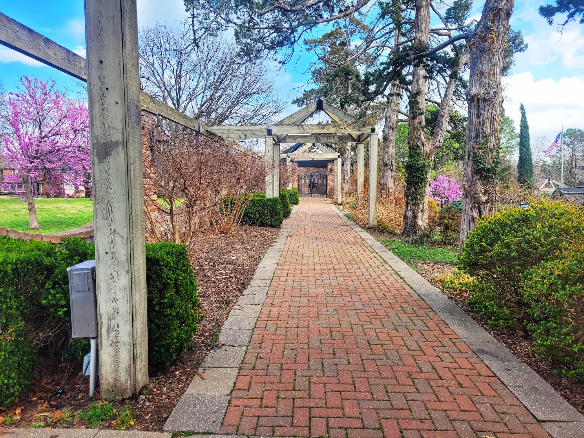 photo of woodward park and gardens