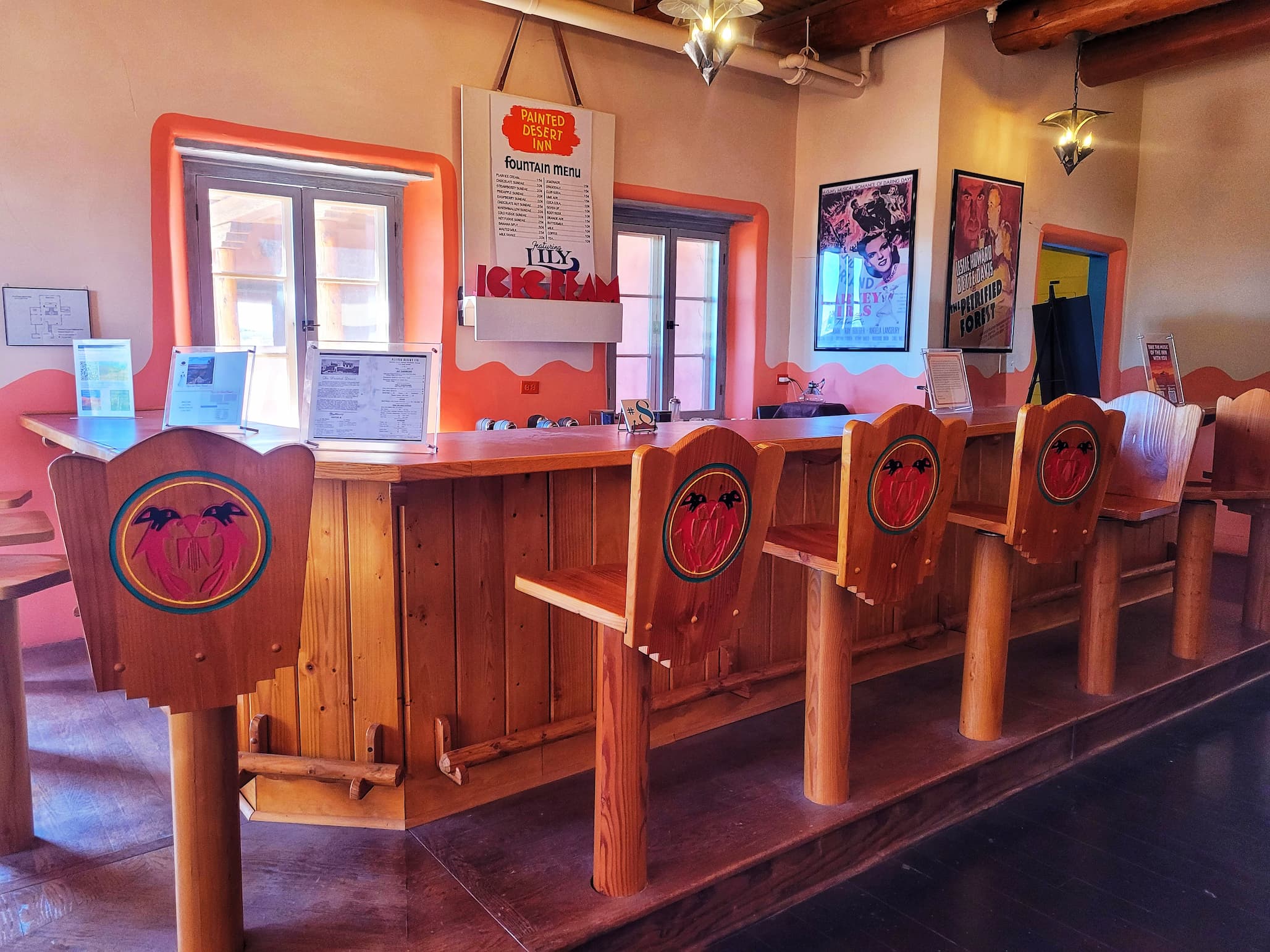 photo of painted desert inn