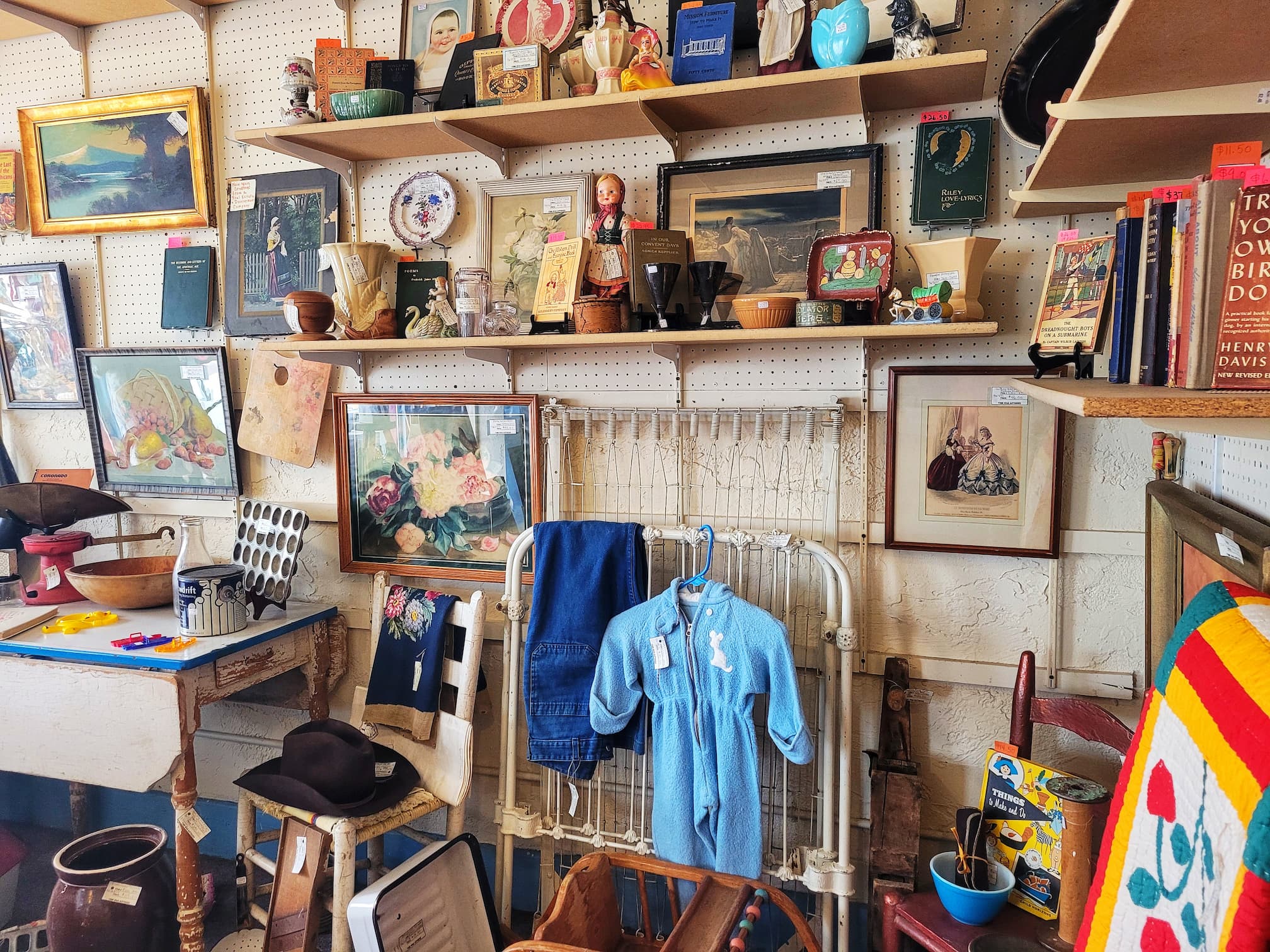 photo of antique store in kingman, arizona