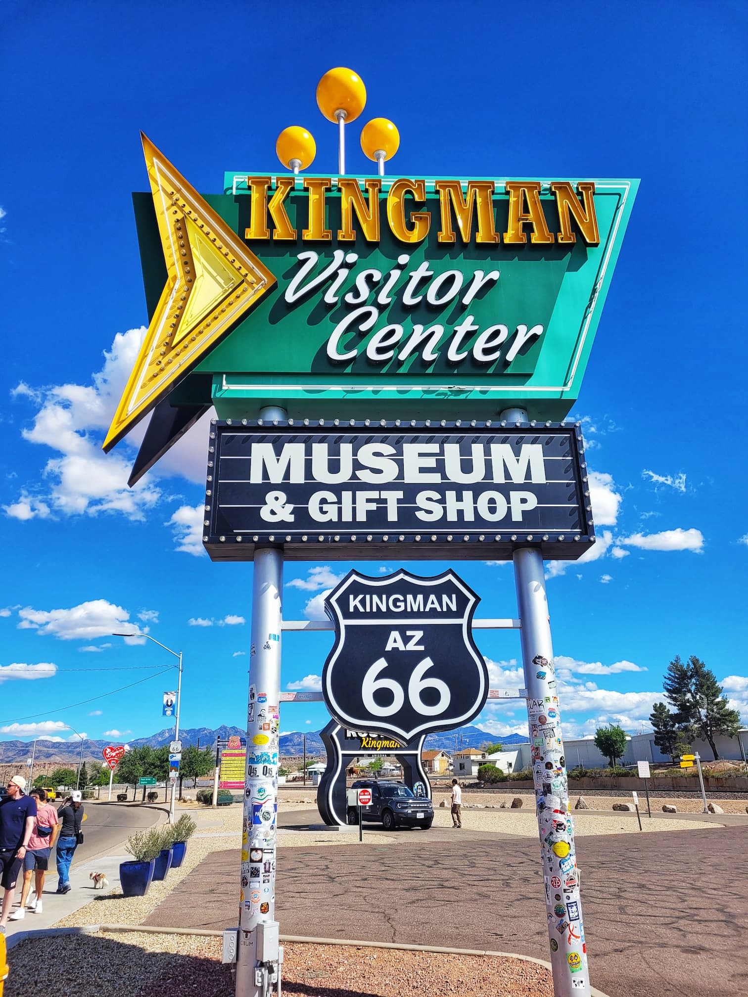 photo of kingman visit center sign