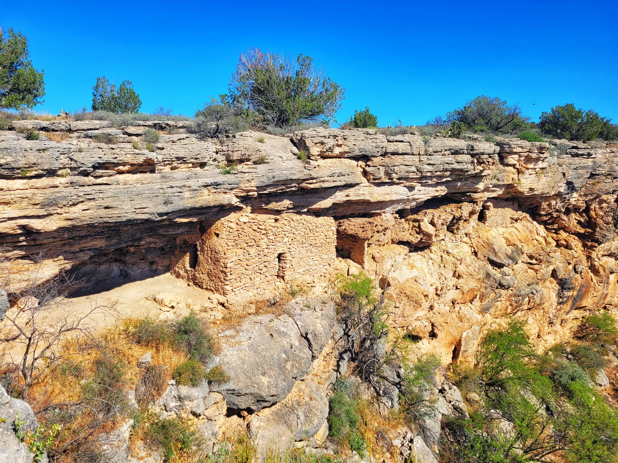 photo of montezuma well cliff dwelling