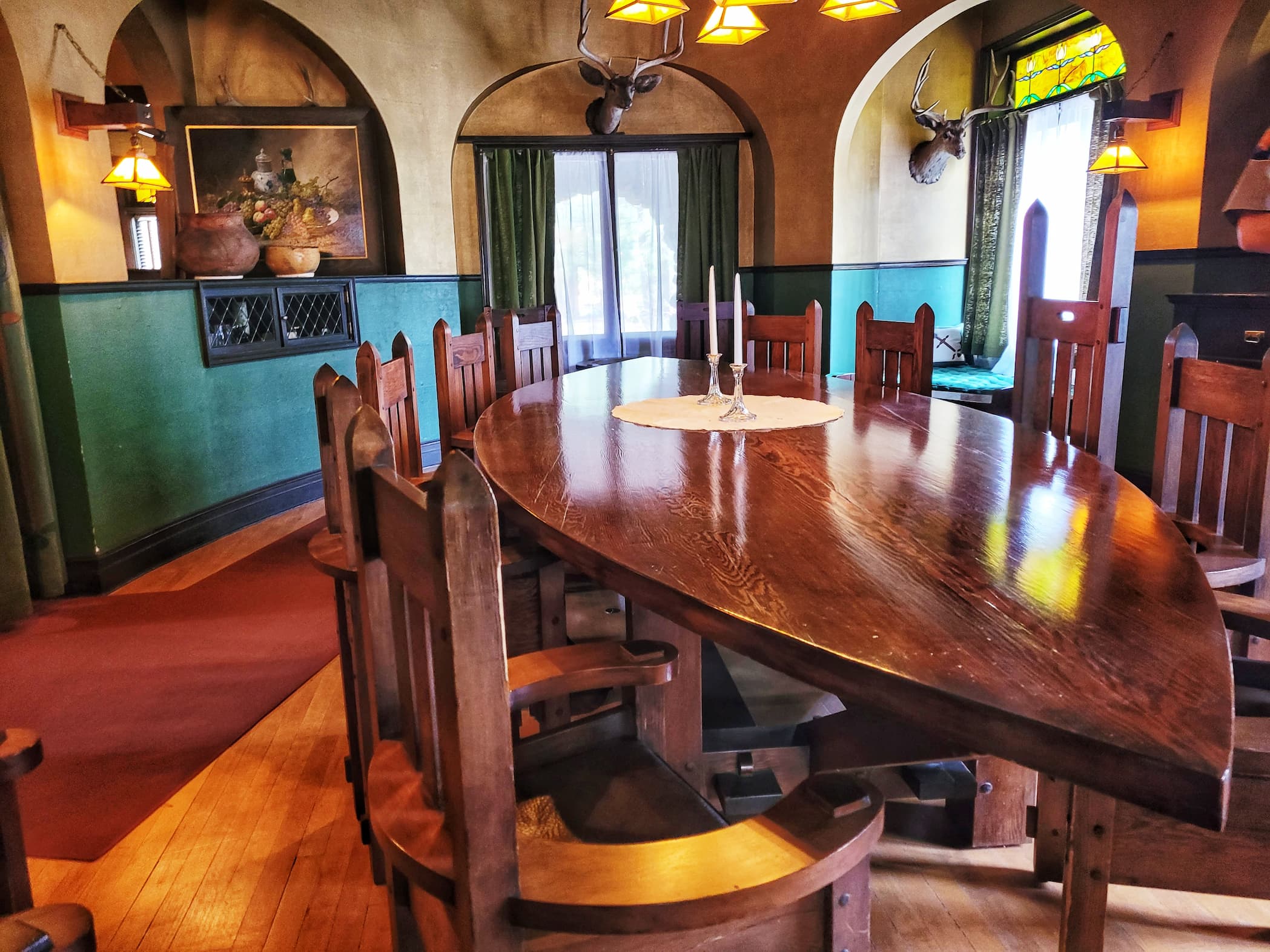 photo of riordan mansion dining room