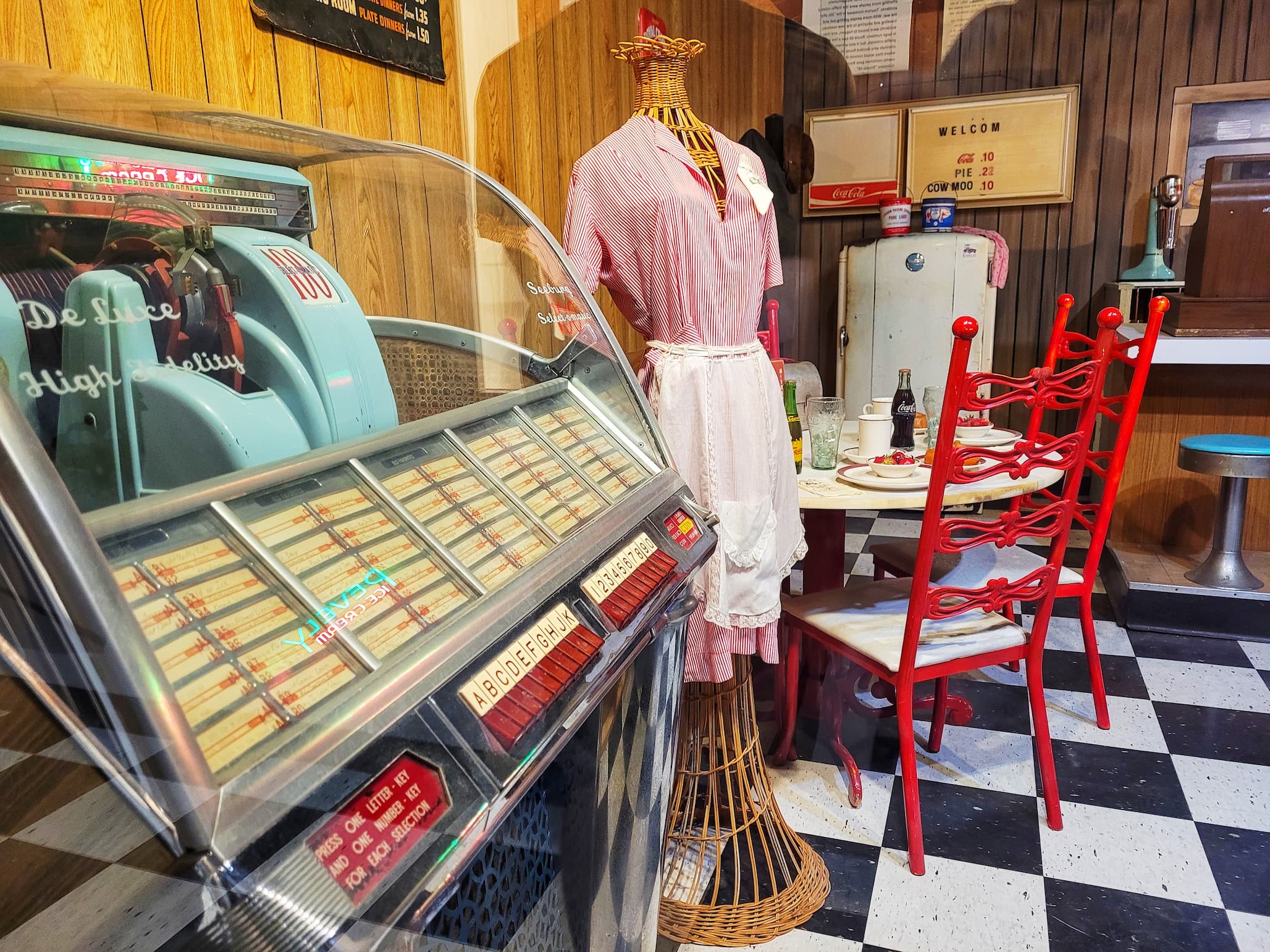 photo of route 66 diner exhibit