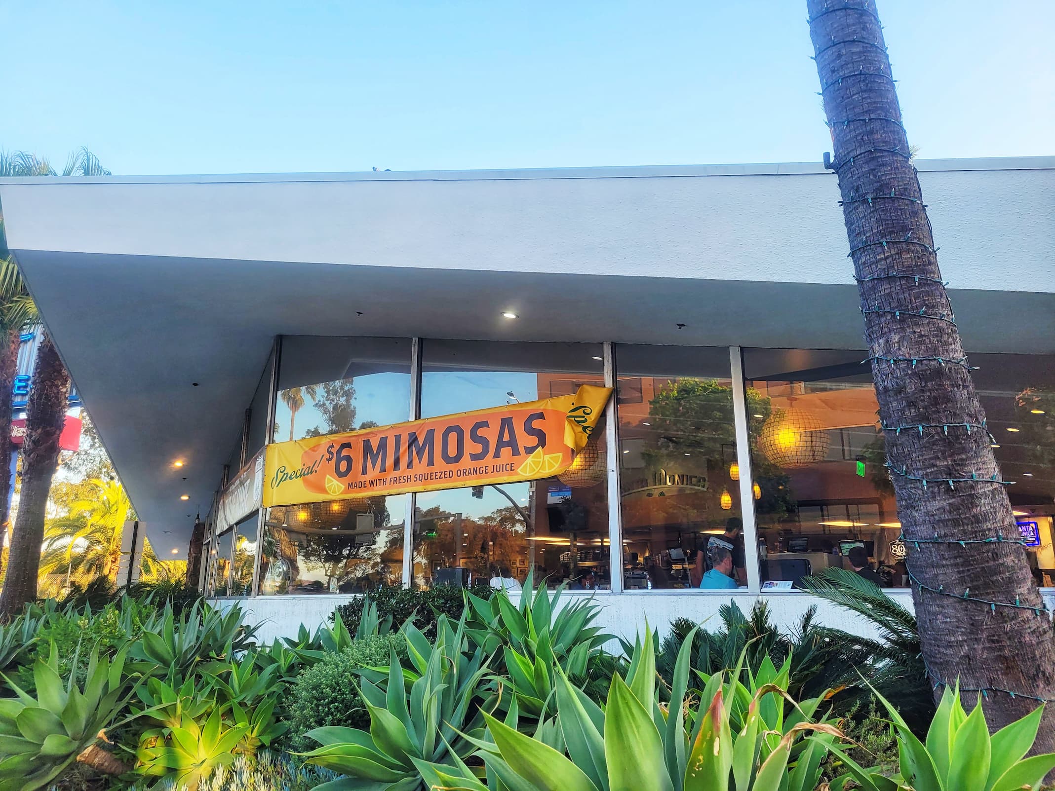photo of mel's diner